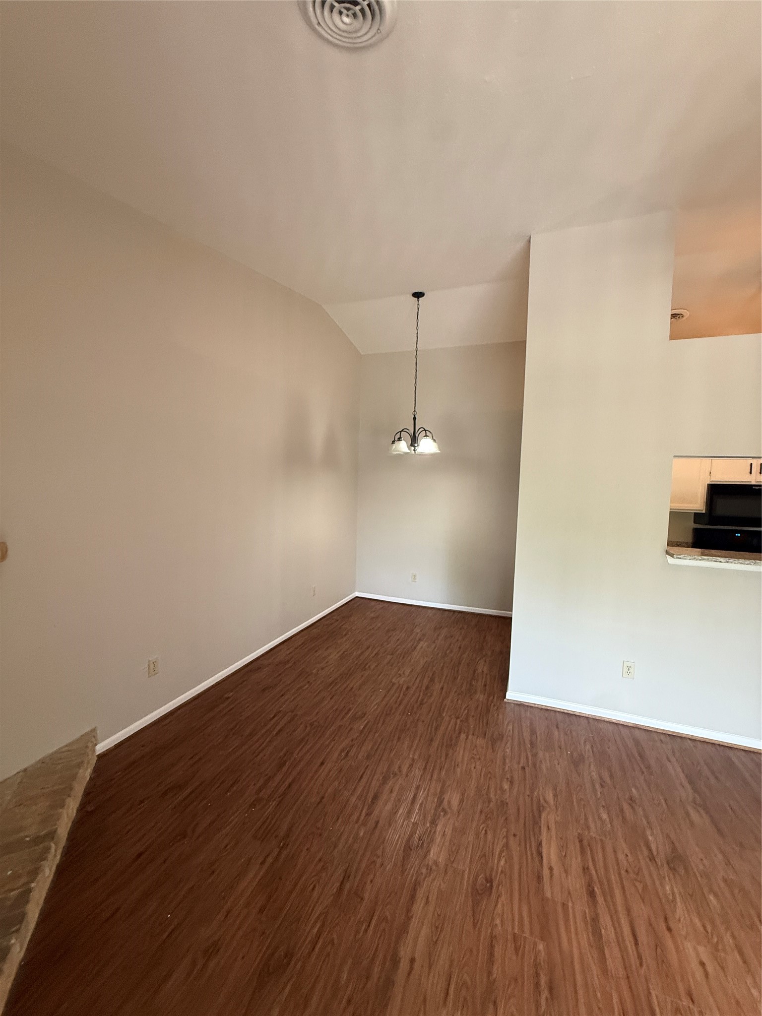 923 Carrell Street D Property Photo 7