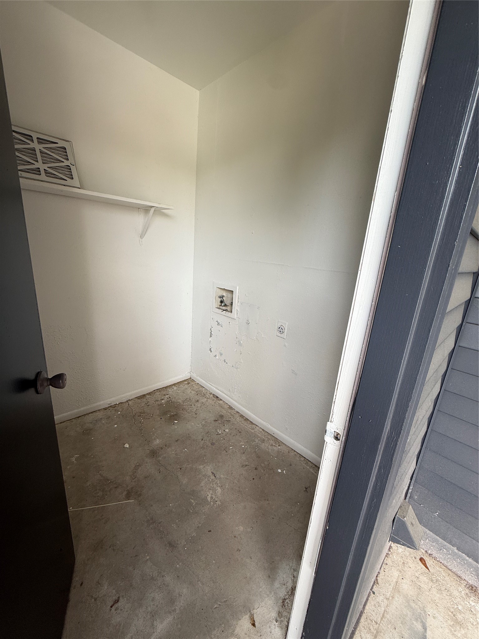 923 Carrell Street D Property Photo 19