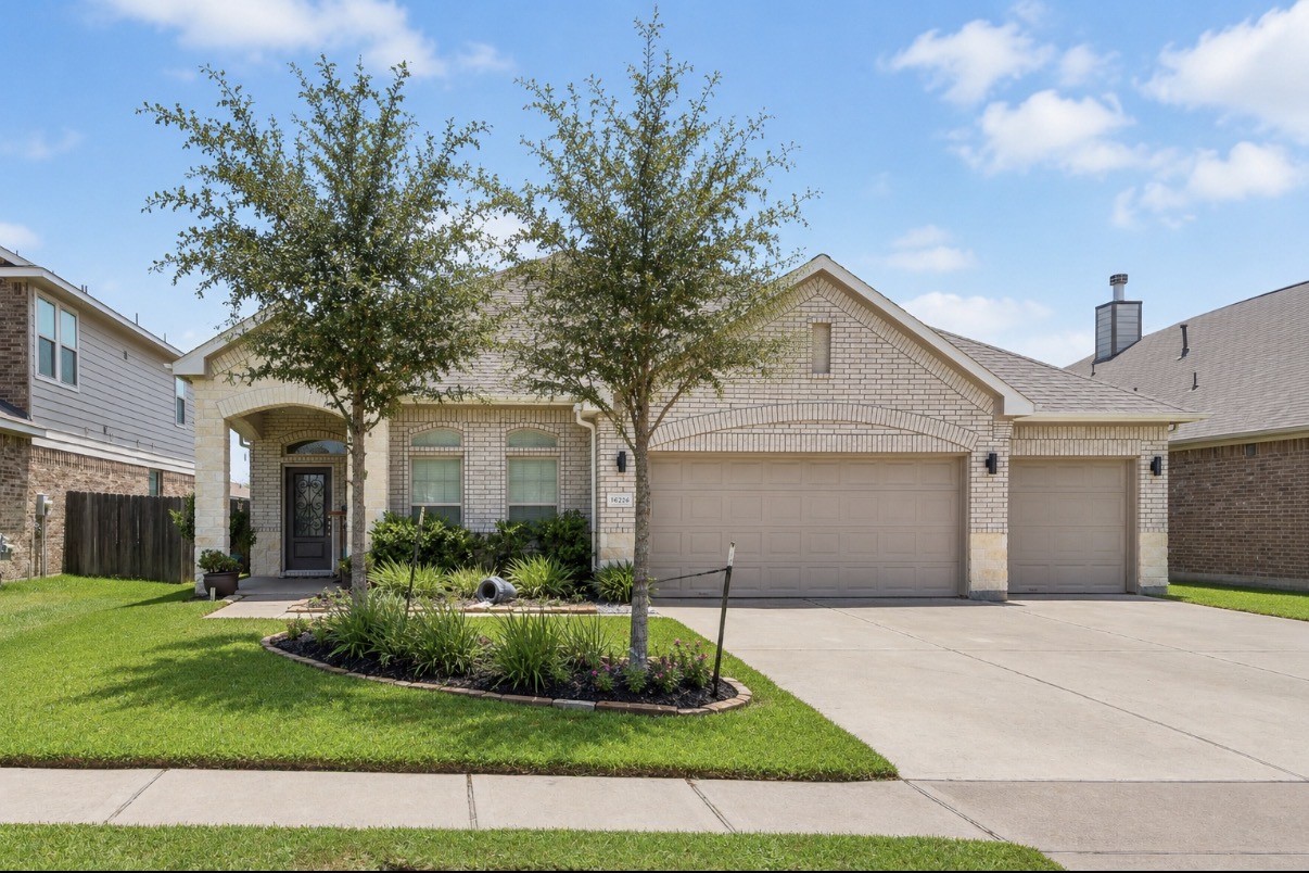 16226 Amber Brown Drive Property Photo 1