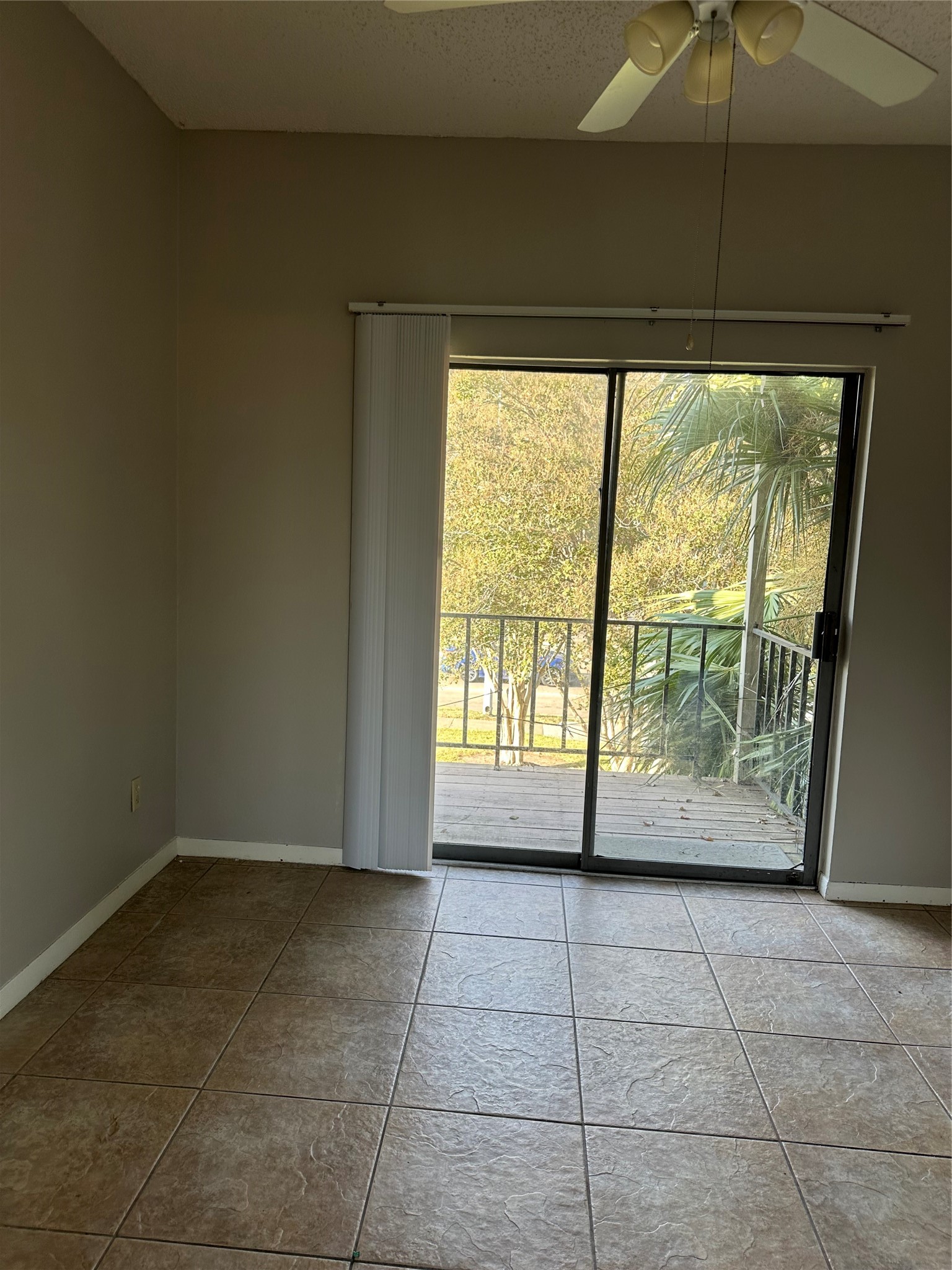10104 Waterstone Drive Property Photo 4
