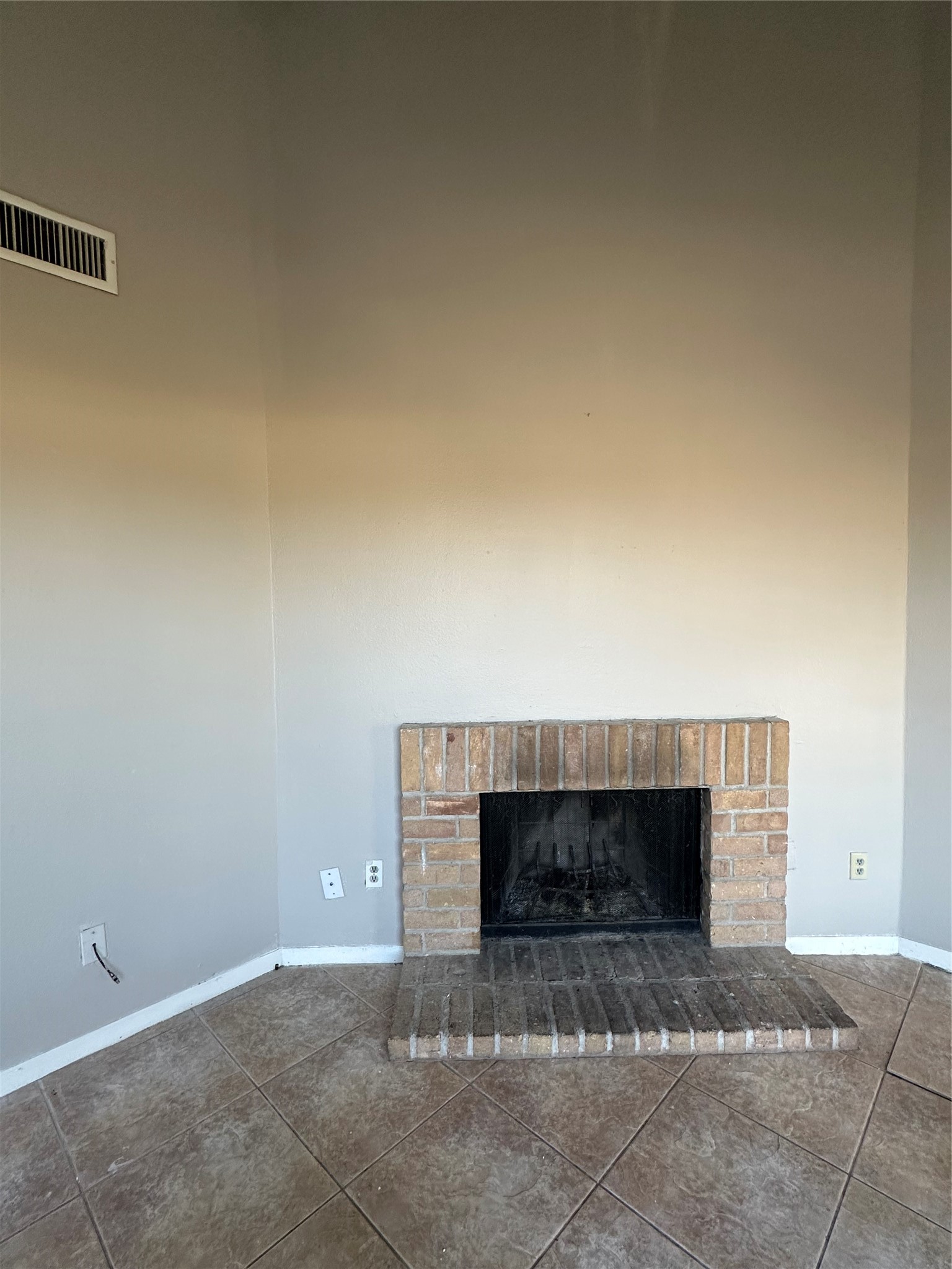 10104 Waterstone Drive Property Photo 5