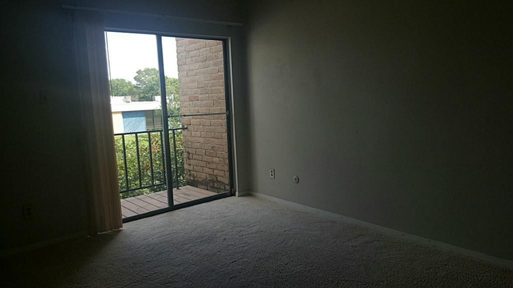 10104 Waterstone Drive Property Photo 13