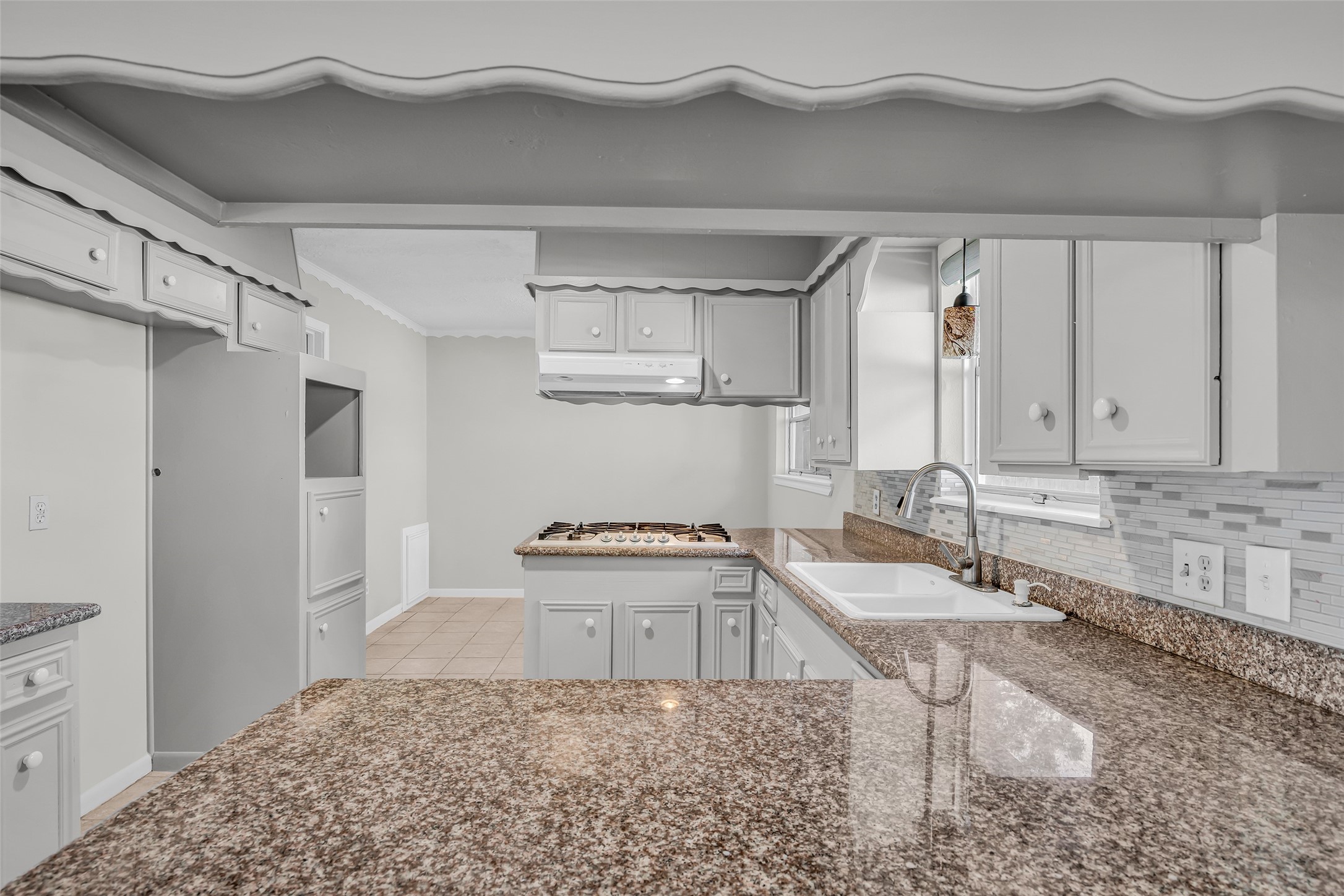 2808 Burke Road Property Photo 14