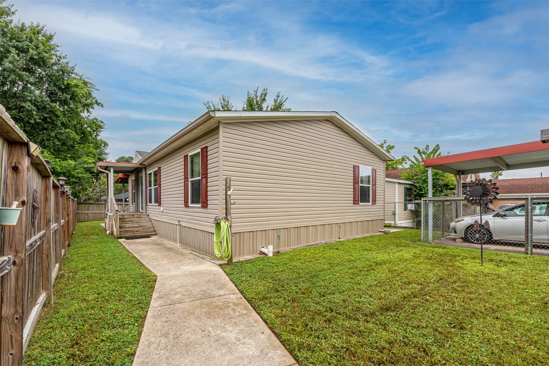 14273 Shadow Bay Drive Property Photo 1