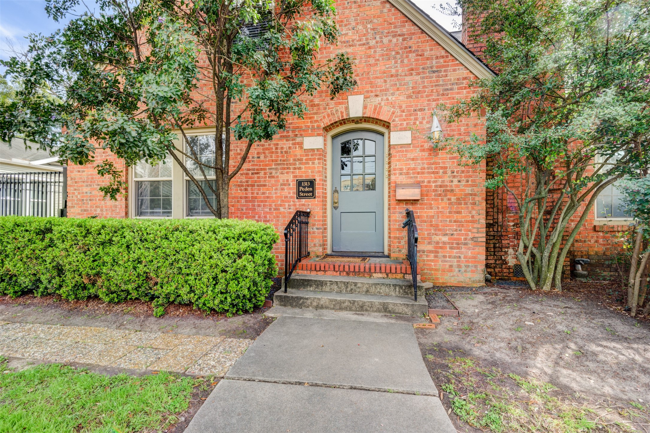 1313 Peden Street Property Photo 2
