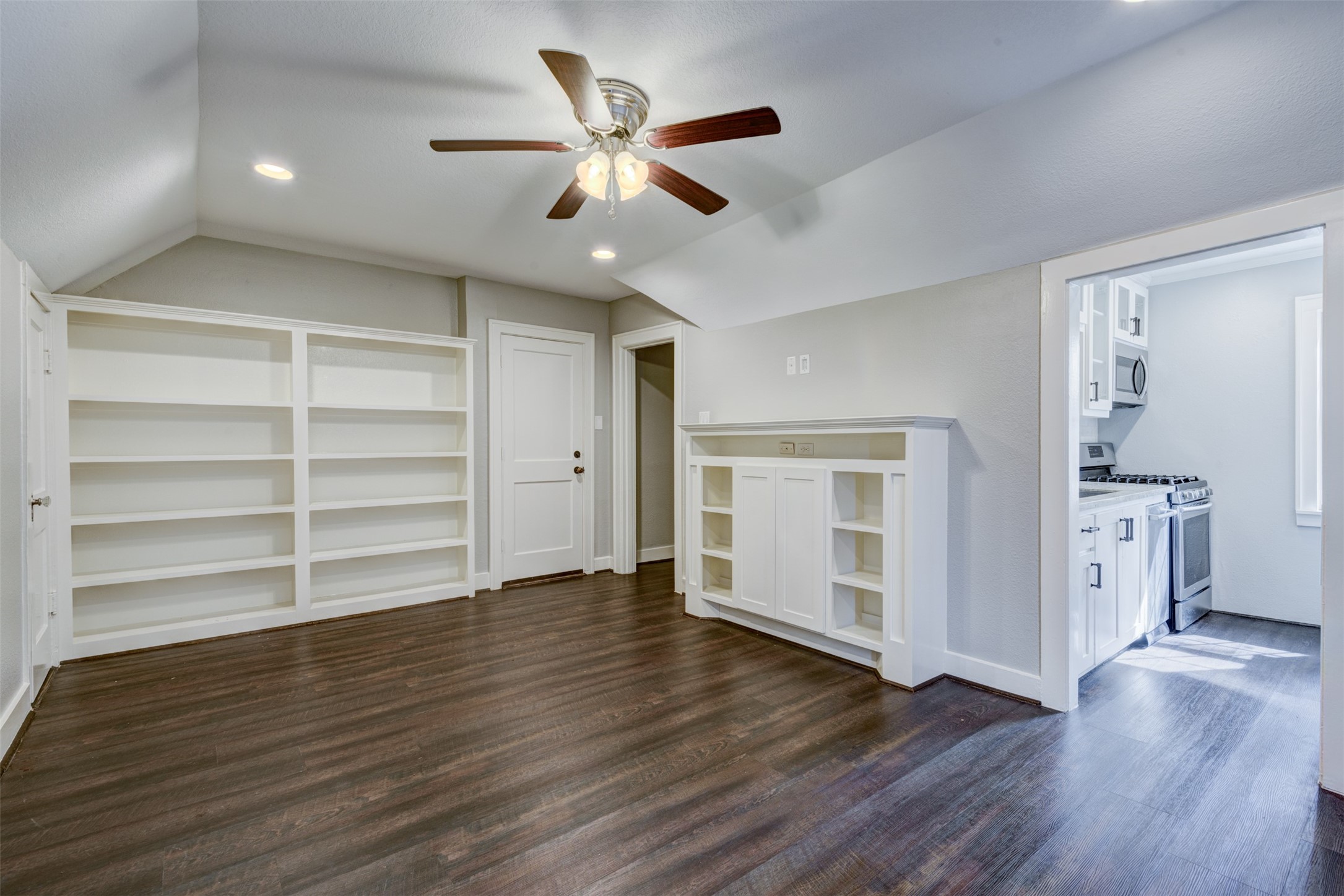1313 Peden Street Property Photo 7
