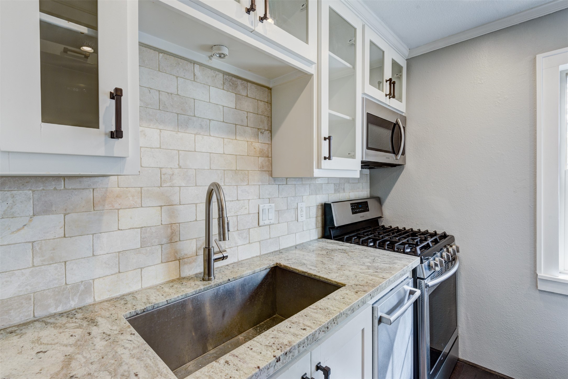 1313 Peden Street Property Photo 8