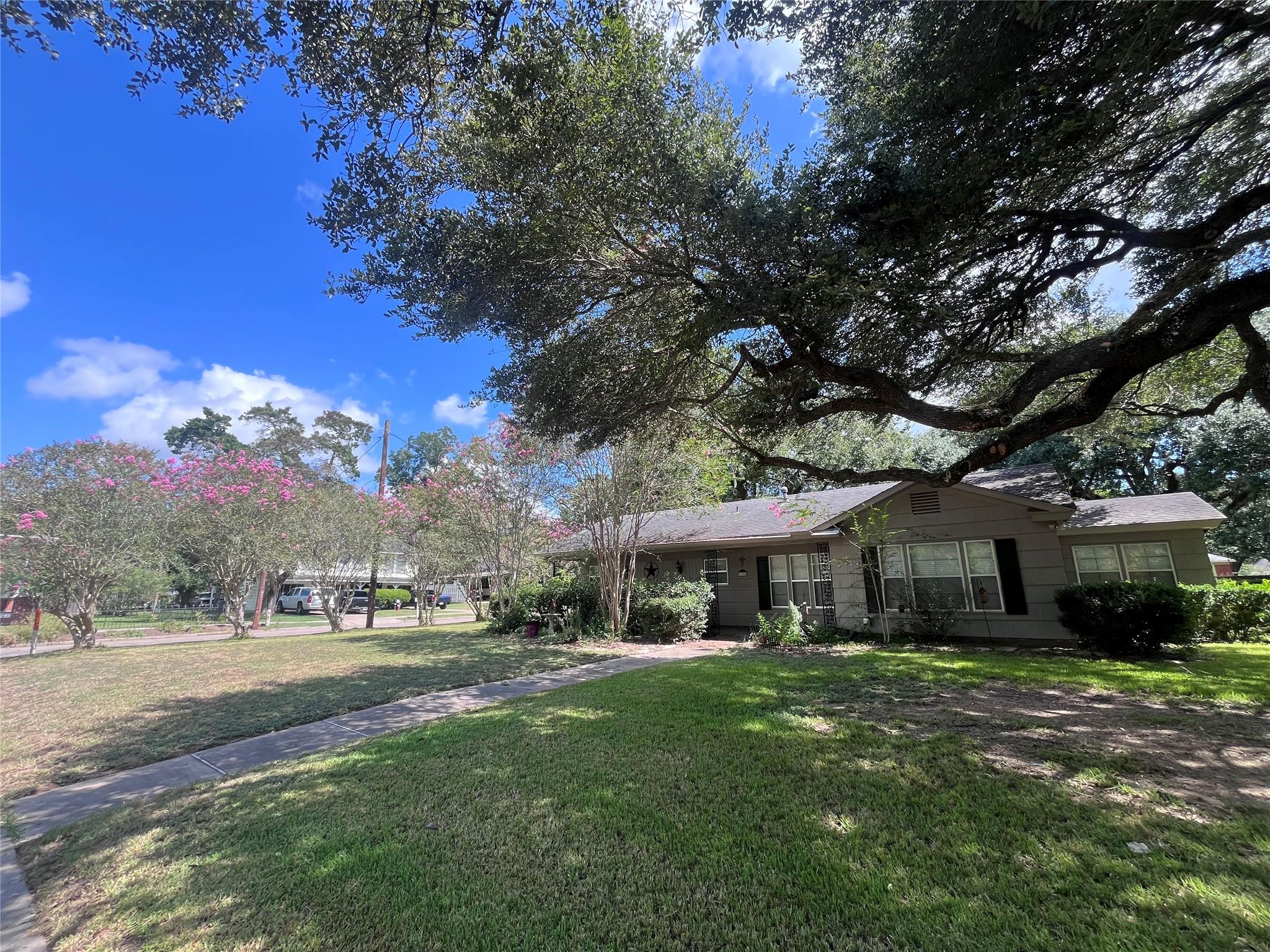 120 W Stockbridge Street, Eagle Lake TX 77434 Property Photo 1