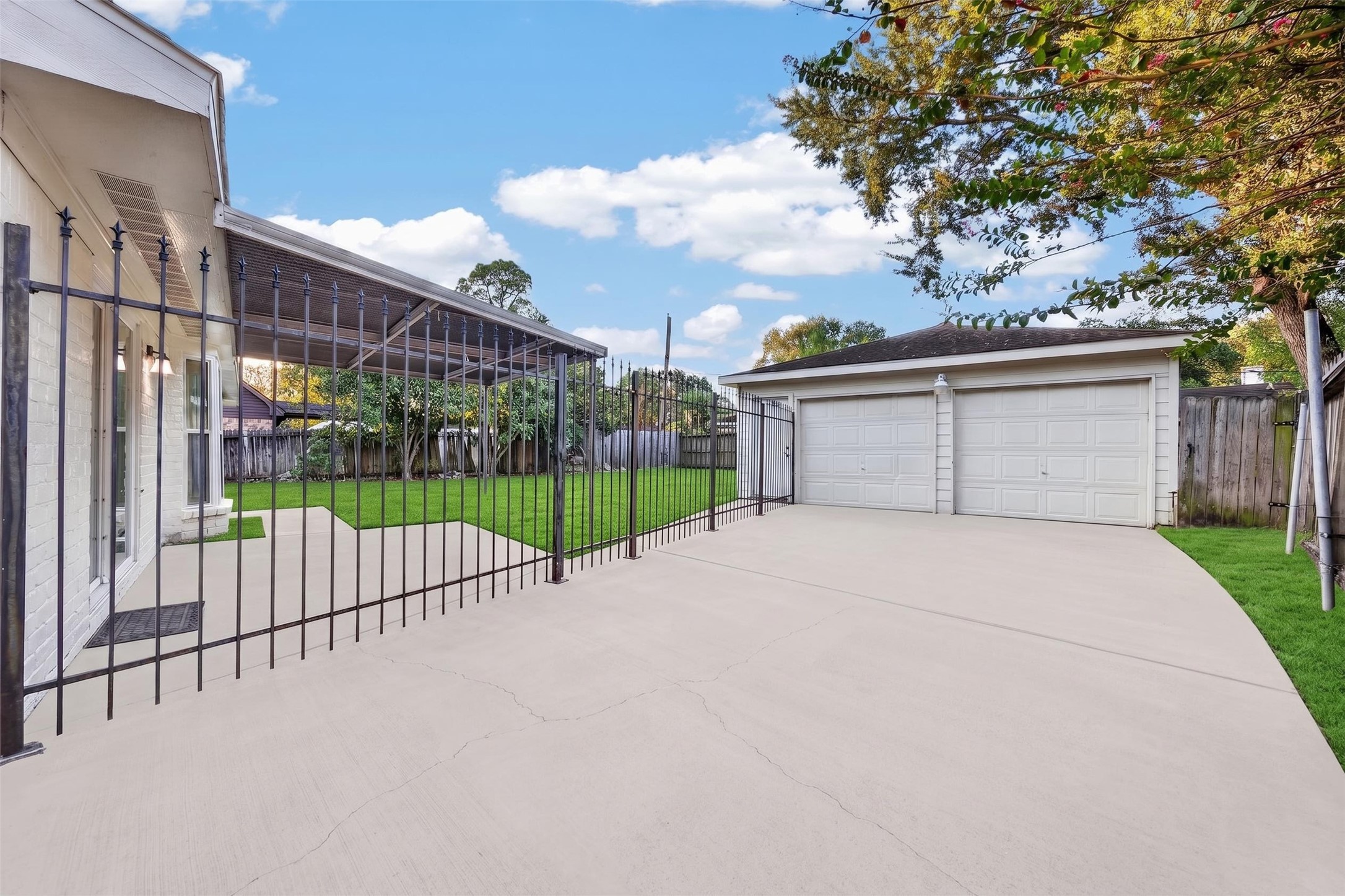9231 Sandstone Street Property Photo 8