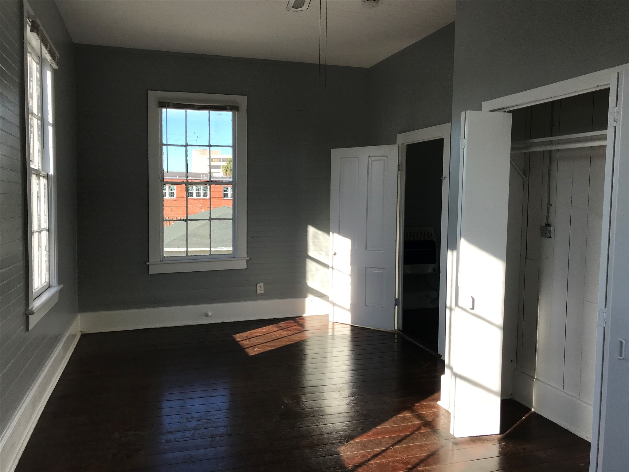 2127 Avenue K Up Property Photo 2