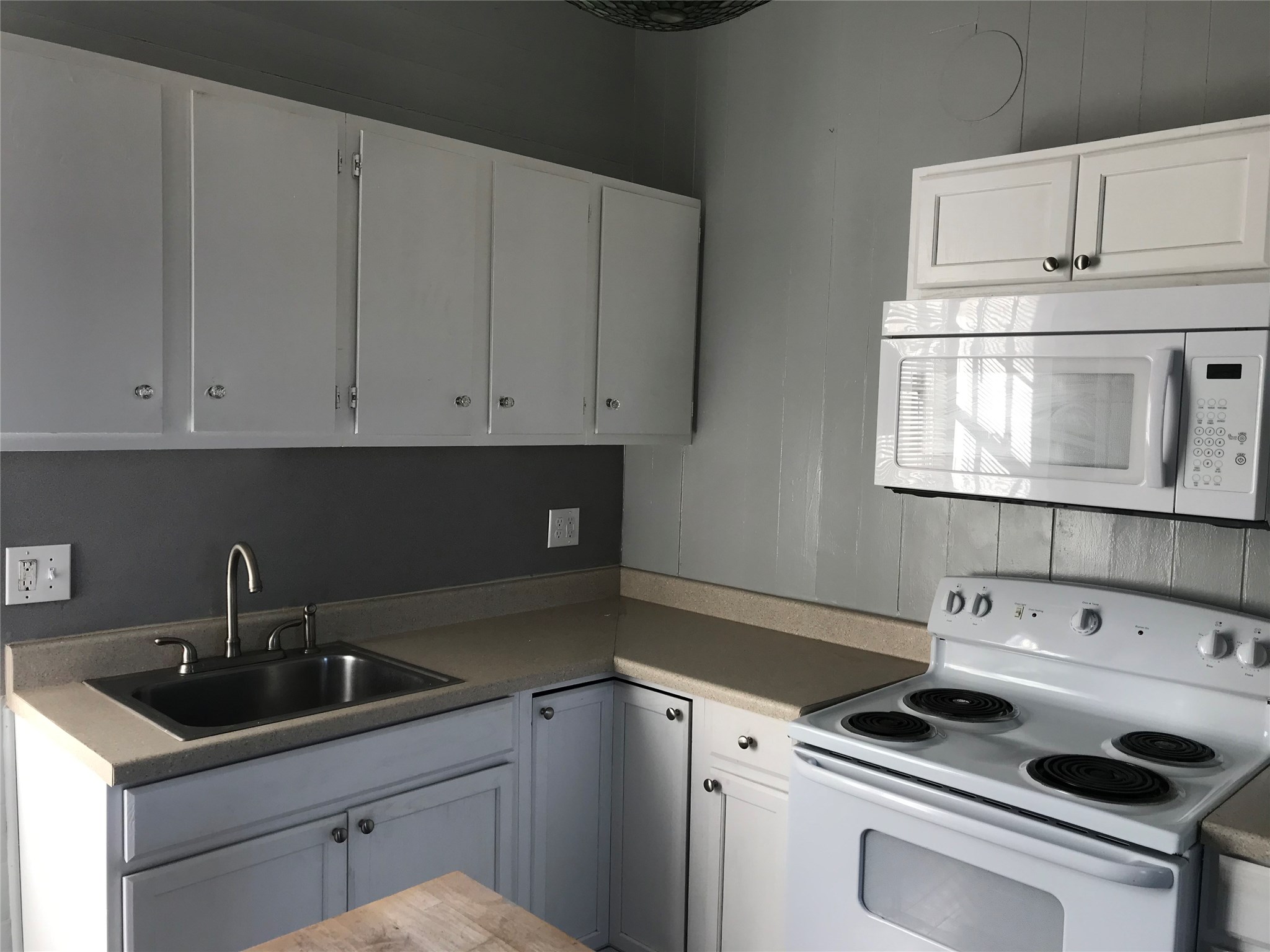 2127 Avenue K Up Property Photo 3