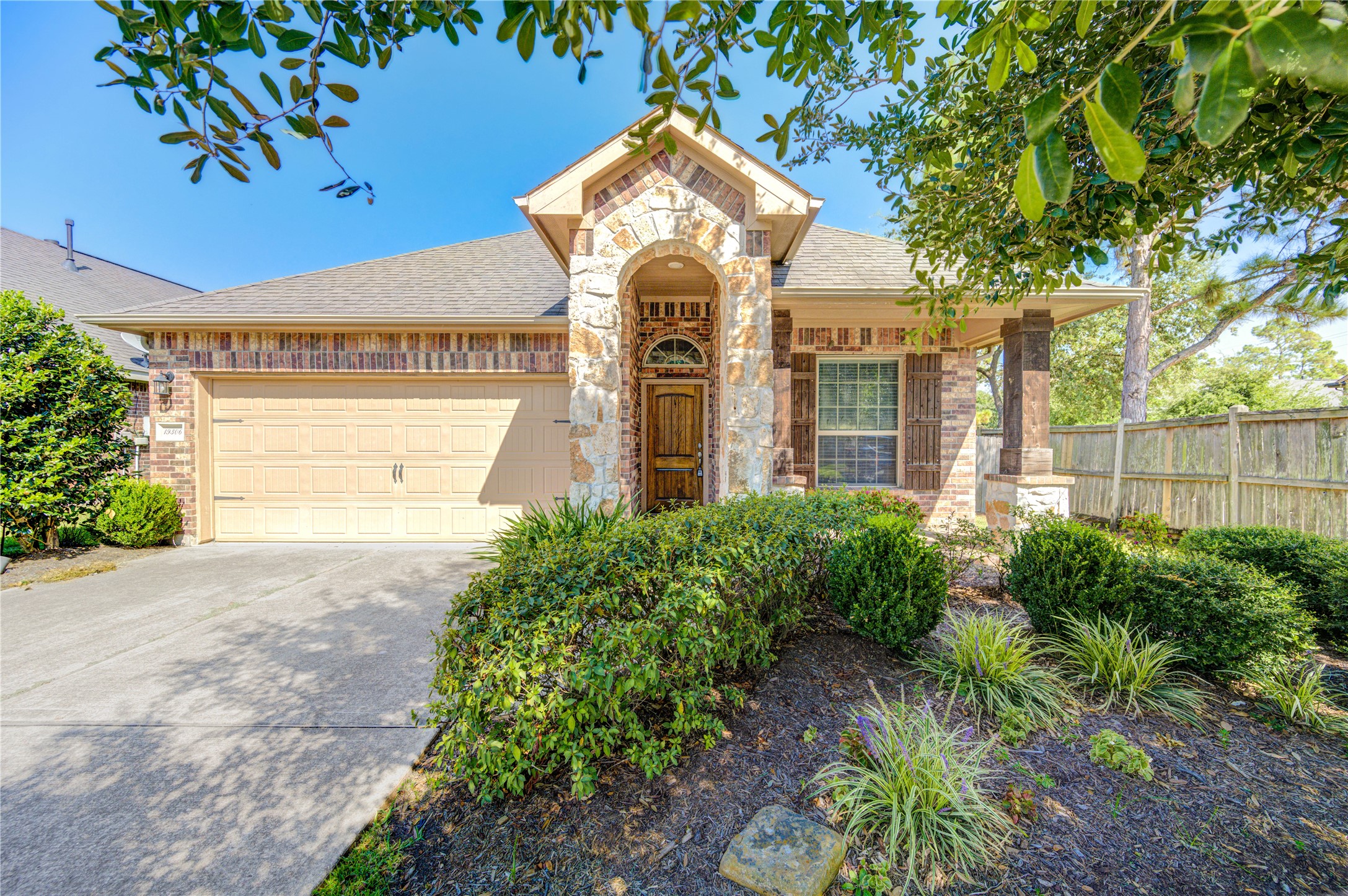 19306 Boulder Bay Lane Property Photo 1
