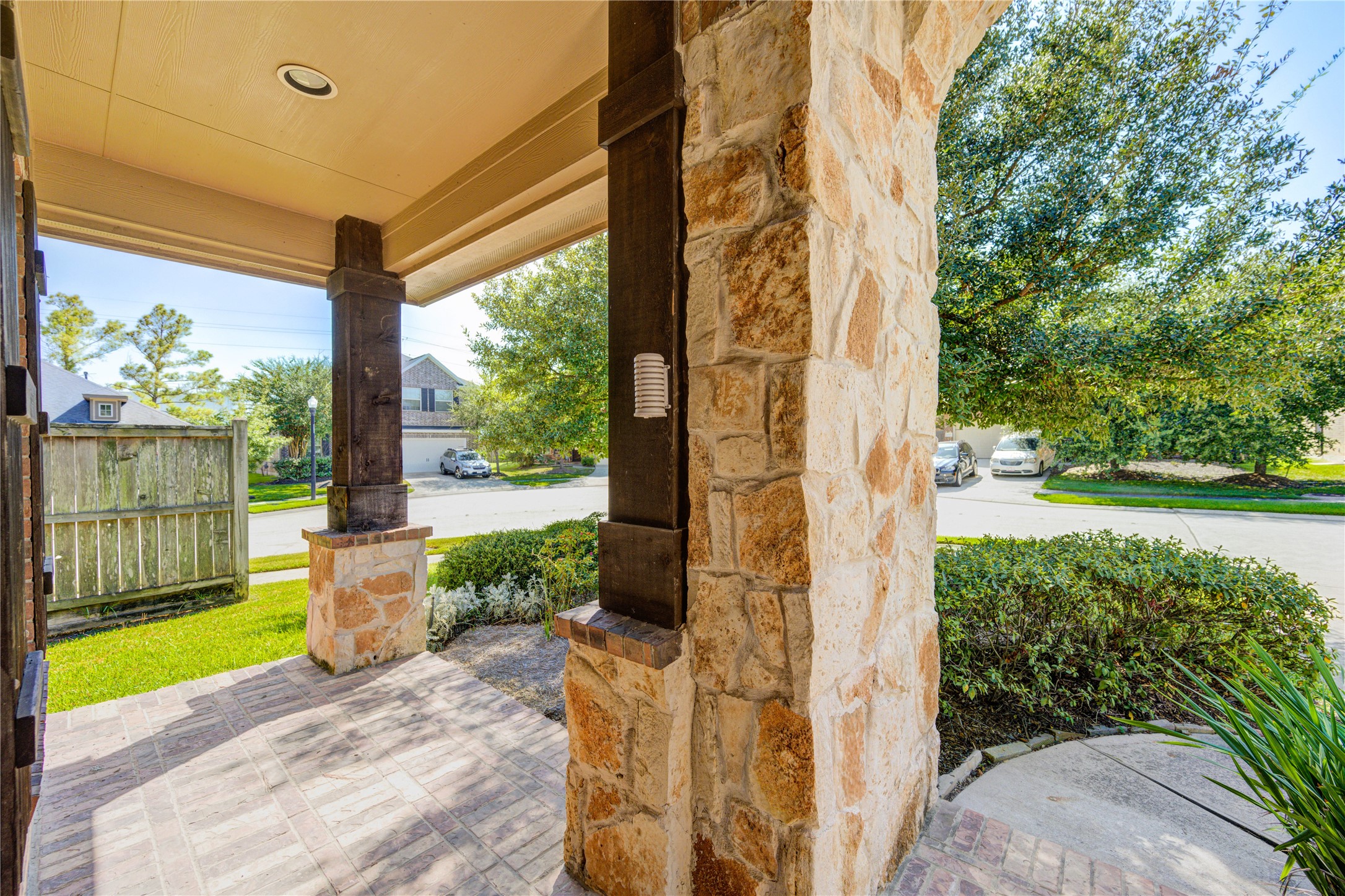 19306 Boulder Bay Lane Property Photo 2