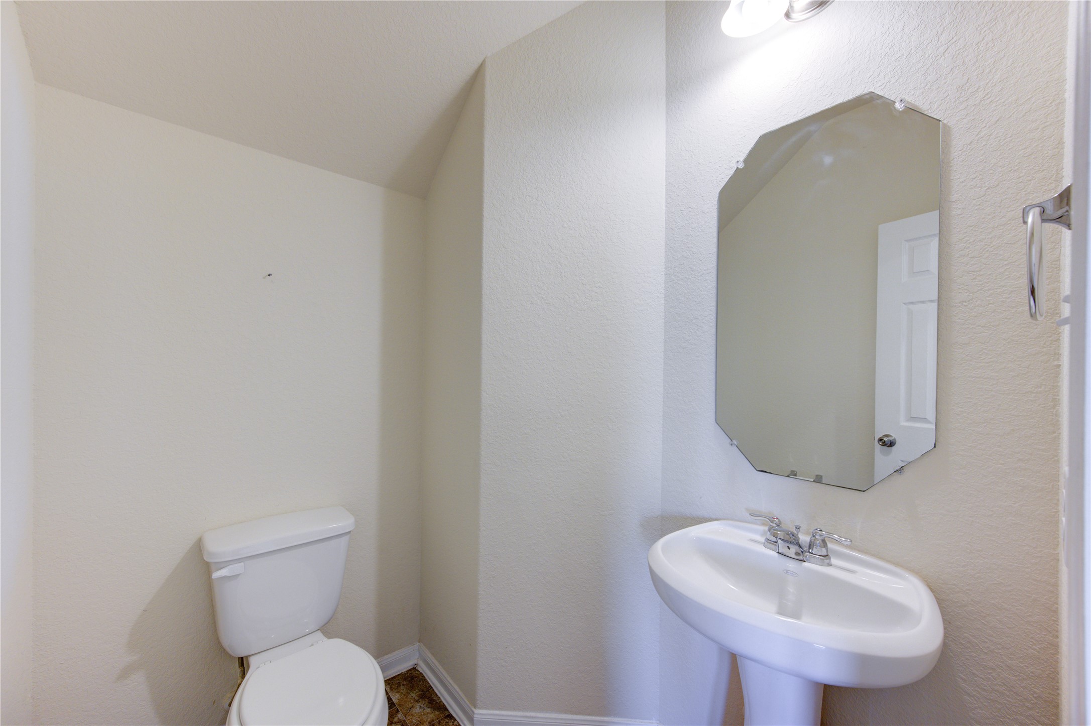 10907 Woodland Leaf Lane Property Photo 11