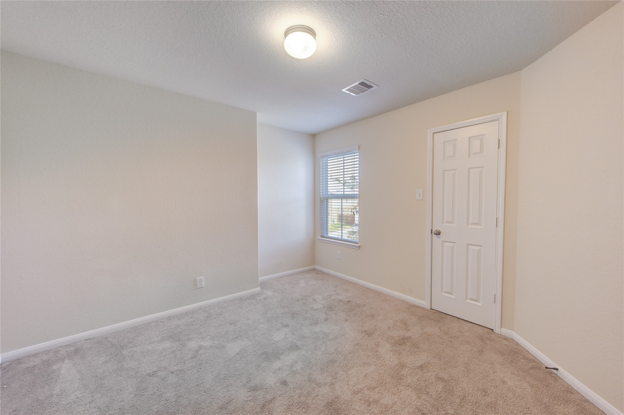 10907 Woodland Leaf Lane Property Photo 19