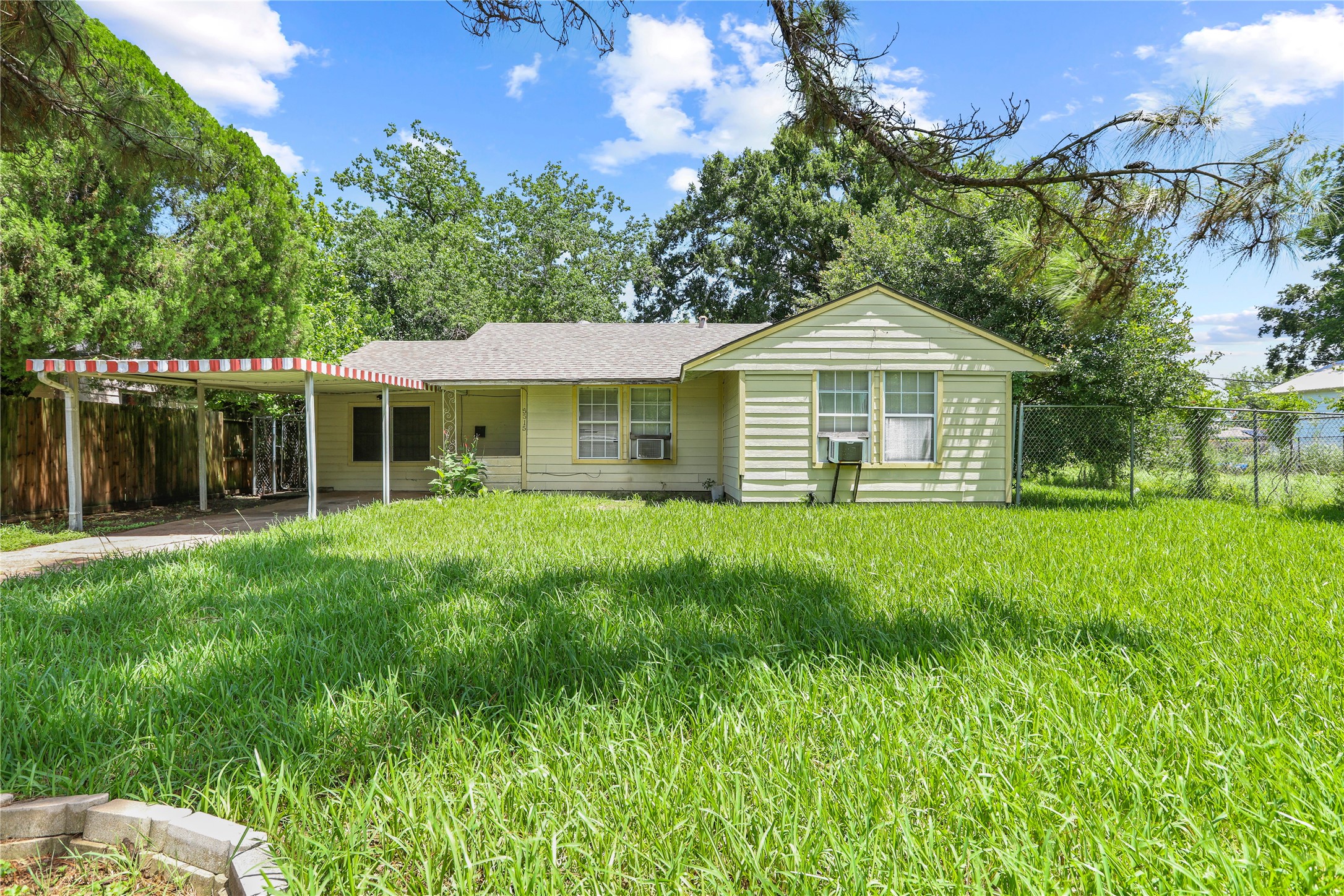 5515 Flamingo Drive Property Photo 1