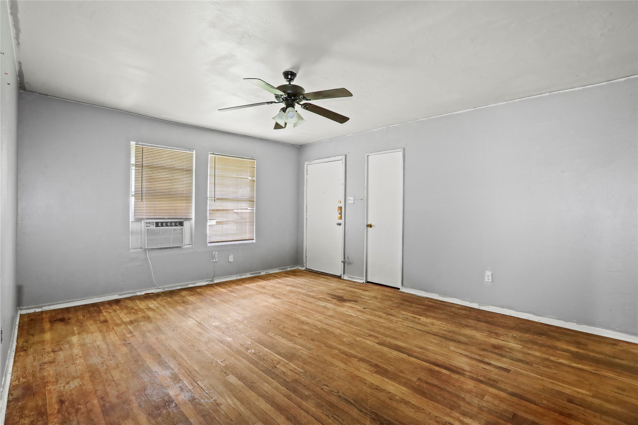 5515 Flamingo Drive Property Photo 7