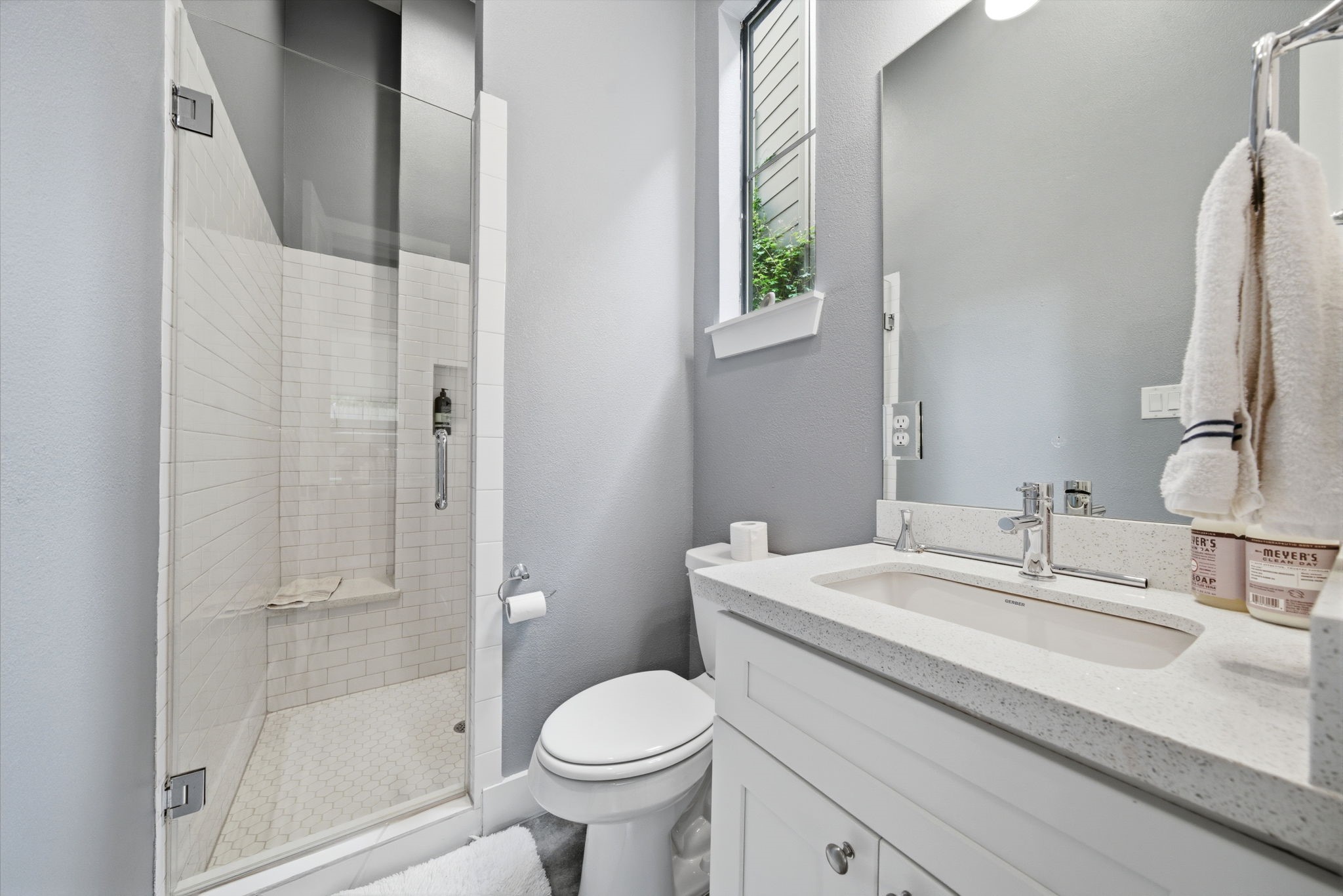 4306 Center Street Property Photo 16
