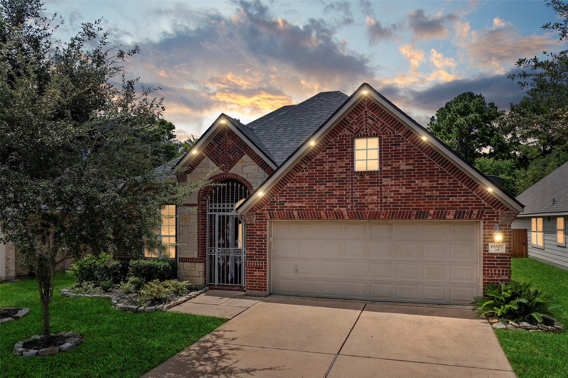 6907 Birnam Garden Lane Property Photo 1