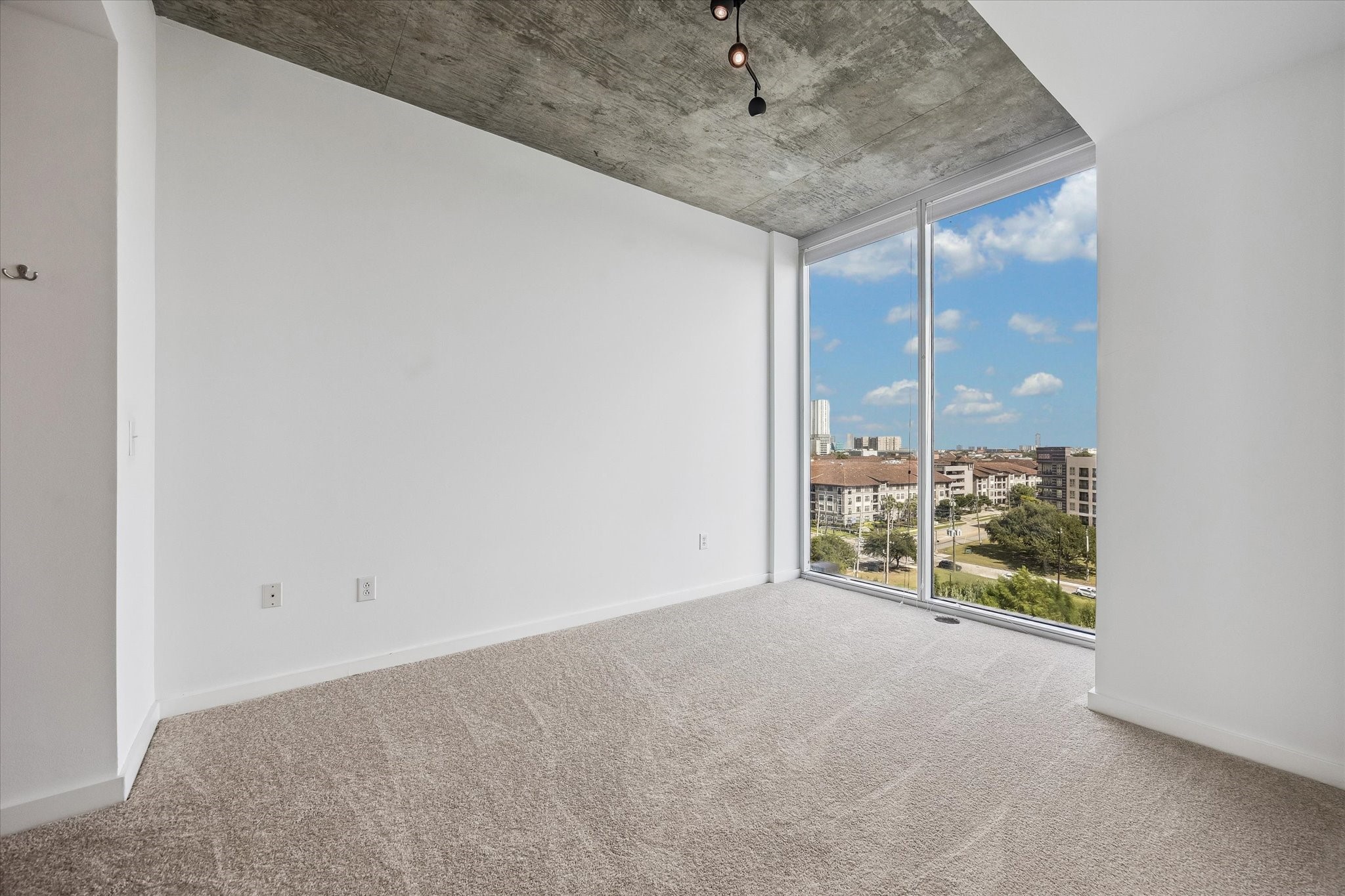 5925 Almeda Road 10805 Property Photo 5