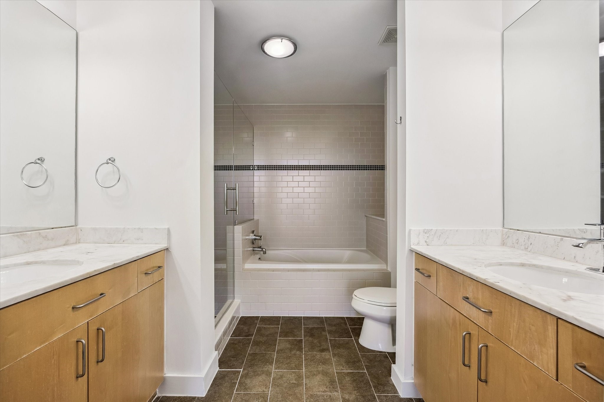 5925 Almeda Road 10805 Property Photo 7