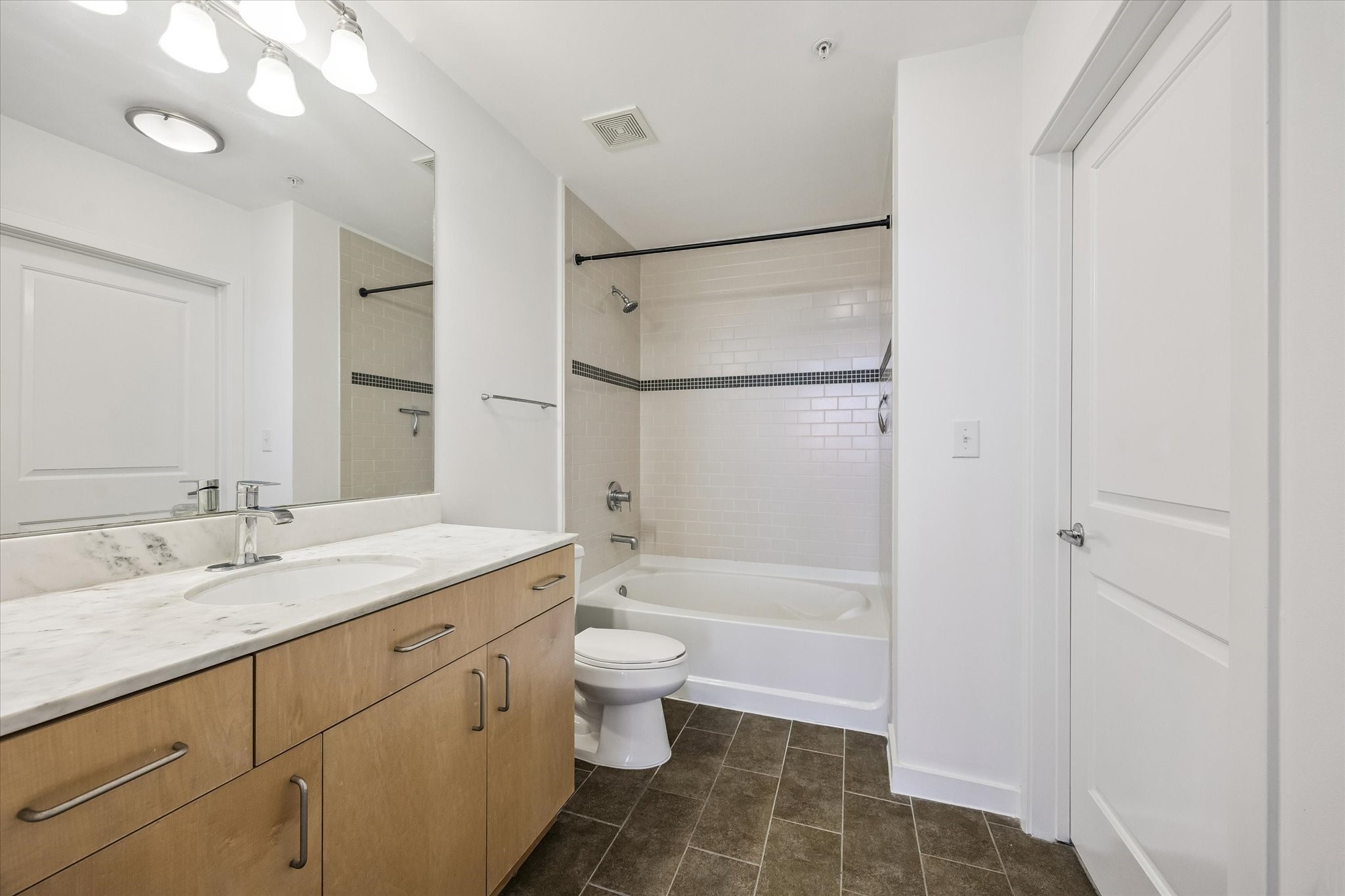 5925 Almeda Road 10805 Property Photo 10