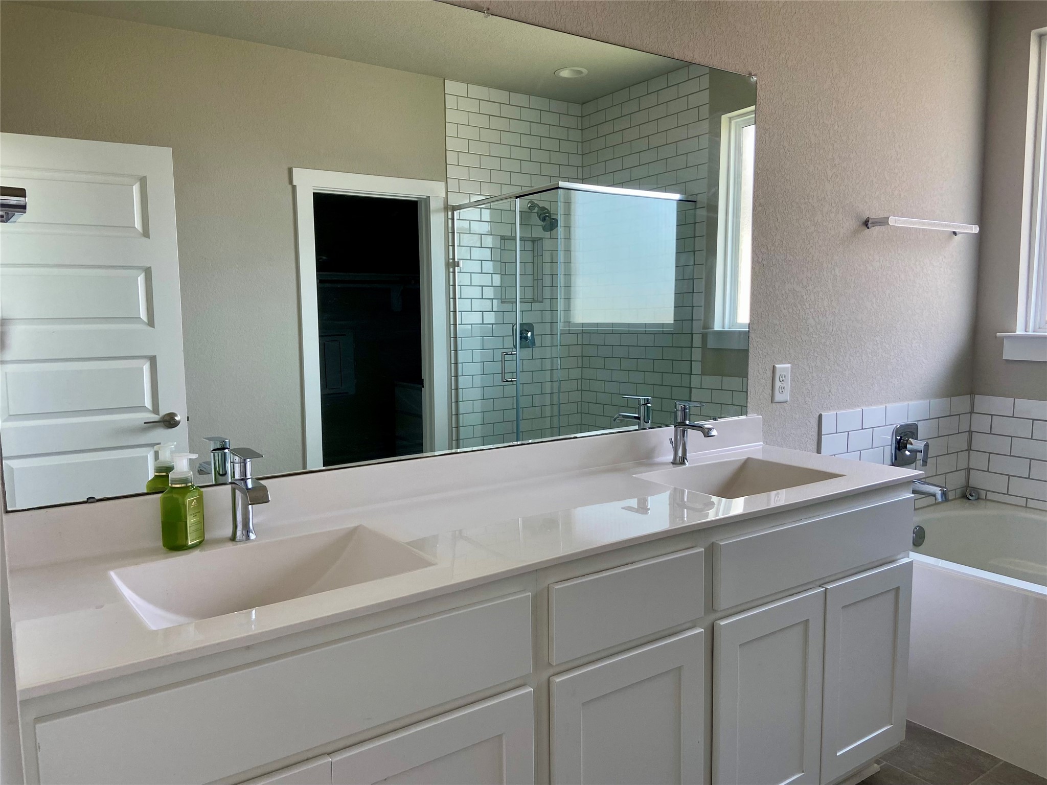 28503 Hannahs Harbor Lane Property Photo 12