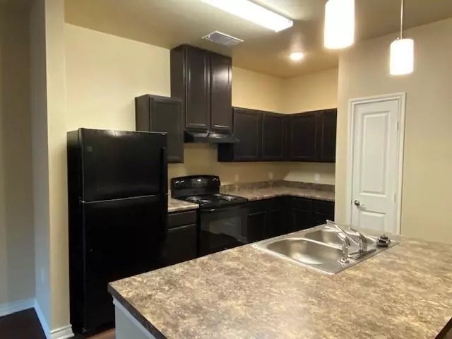 505 Sunset Drive 100 Property Photo 5