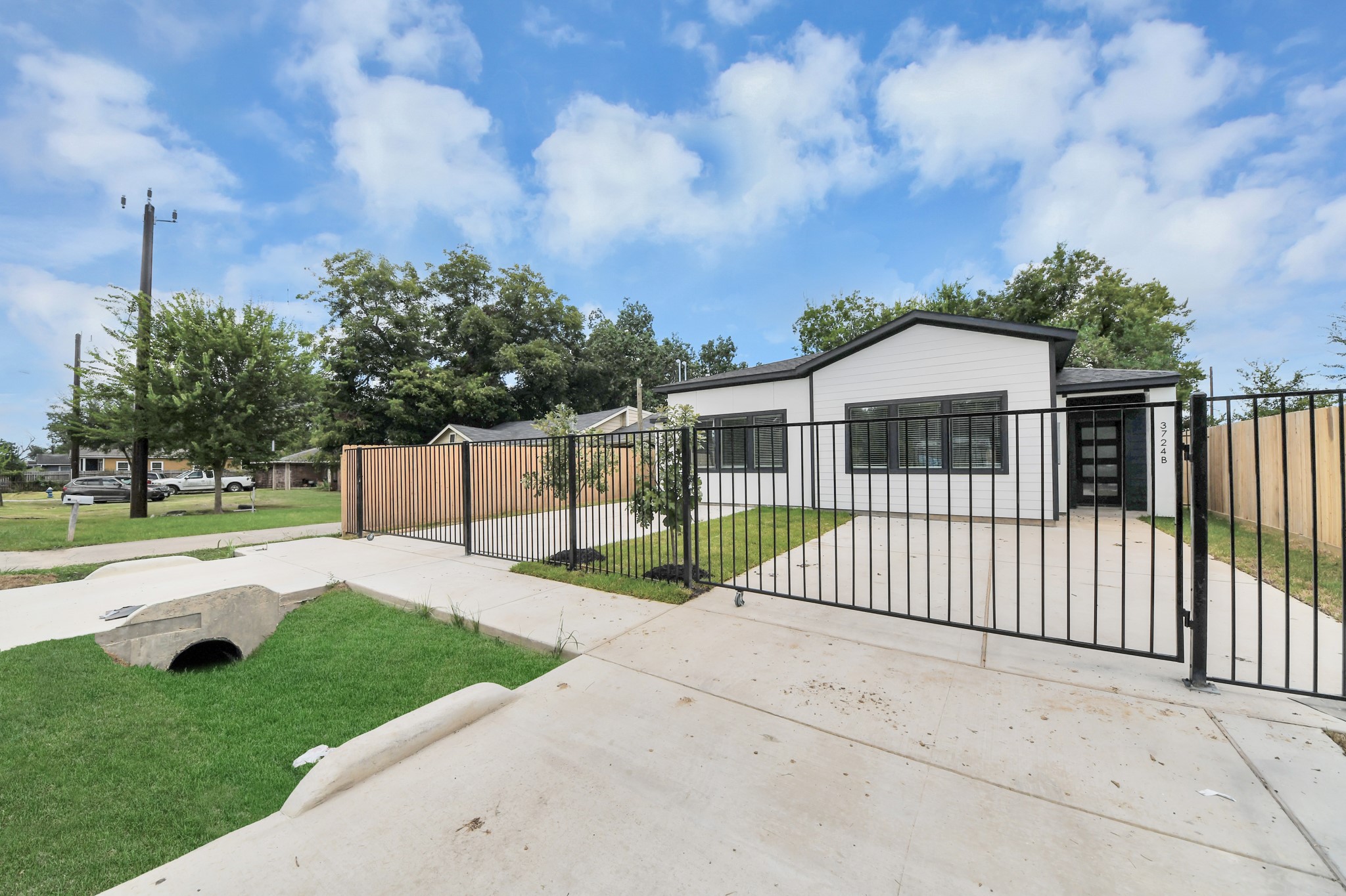 3724 Rebecca Street A Property Photo 5