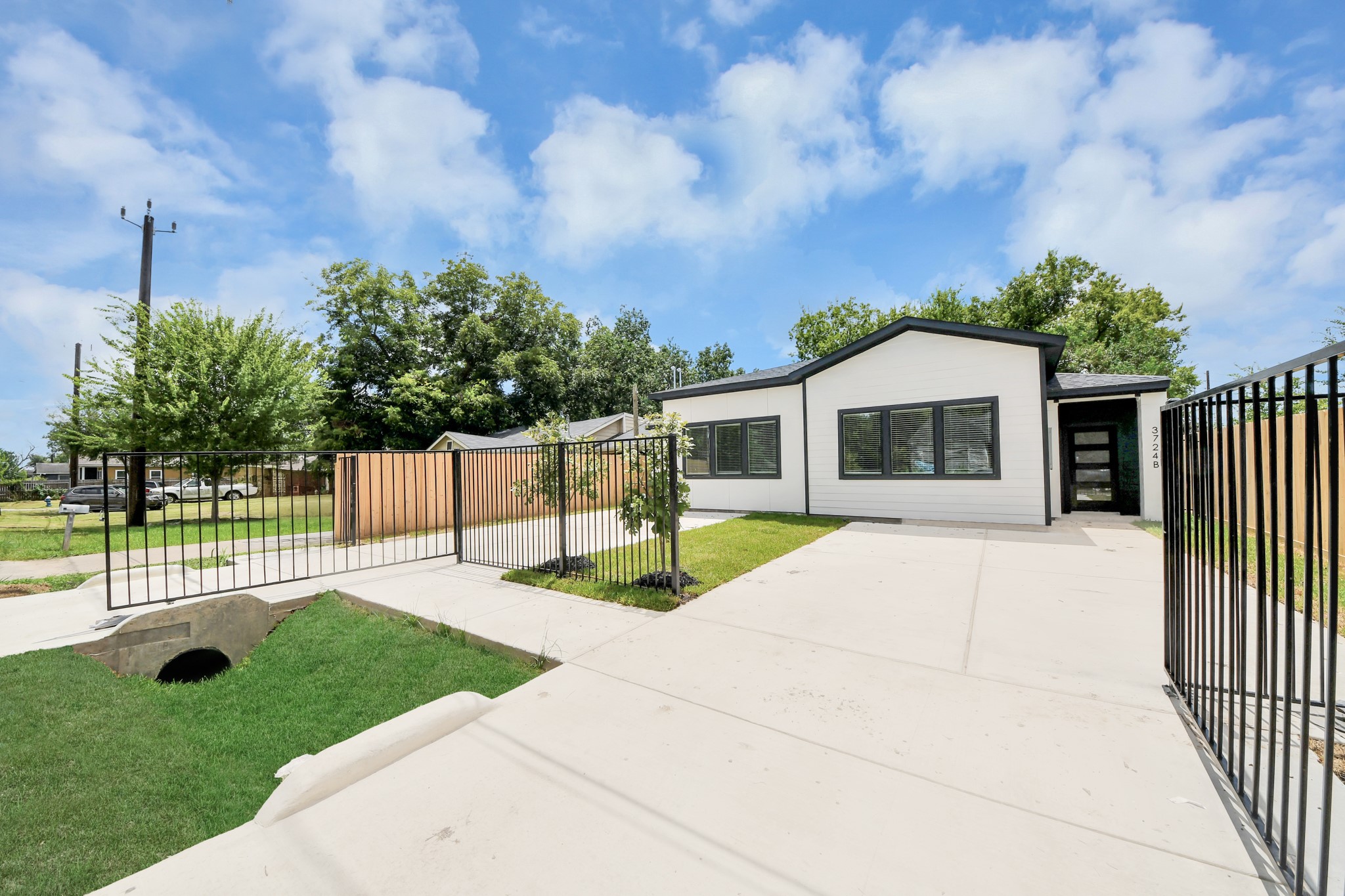 3724 Rebecca Street A Property Photo 42