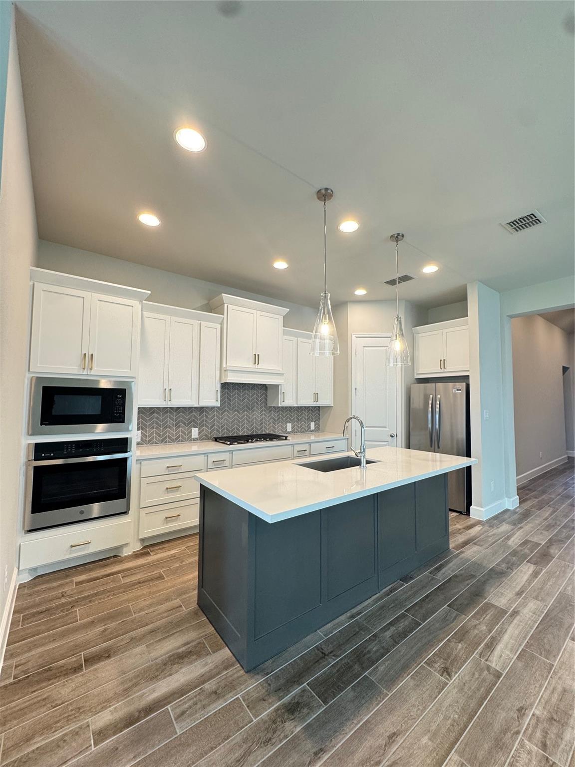 42841 Terraza Boulevard Property Photo 4