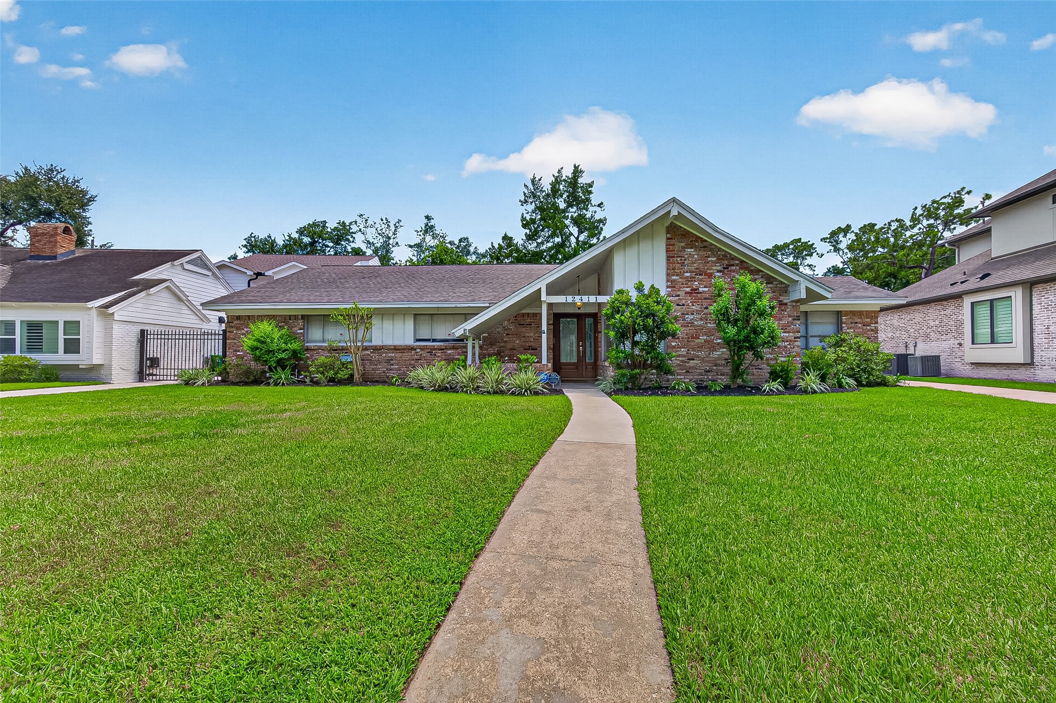 12411 Pinerock Lane Property Photo 5