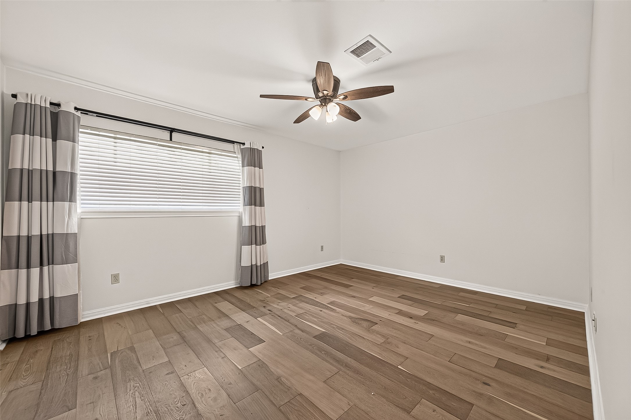 12411 Pinerock Lane Property Photo 32