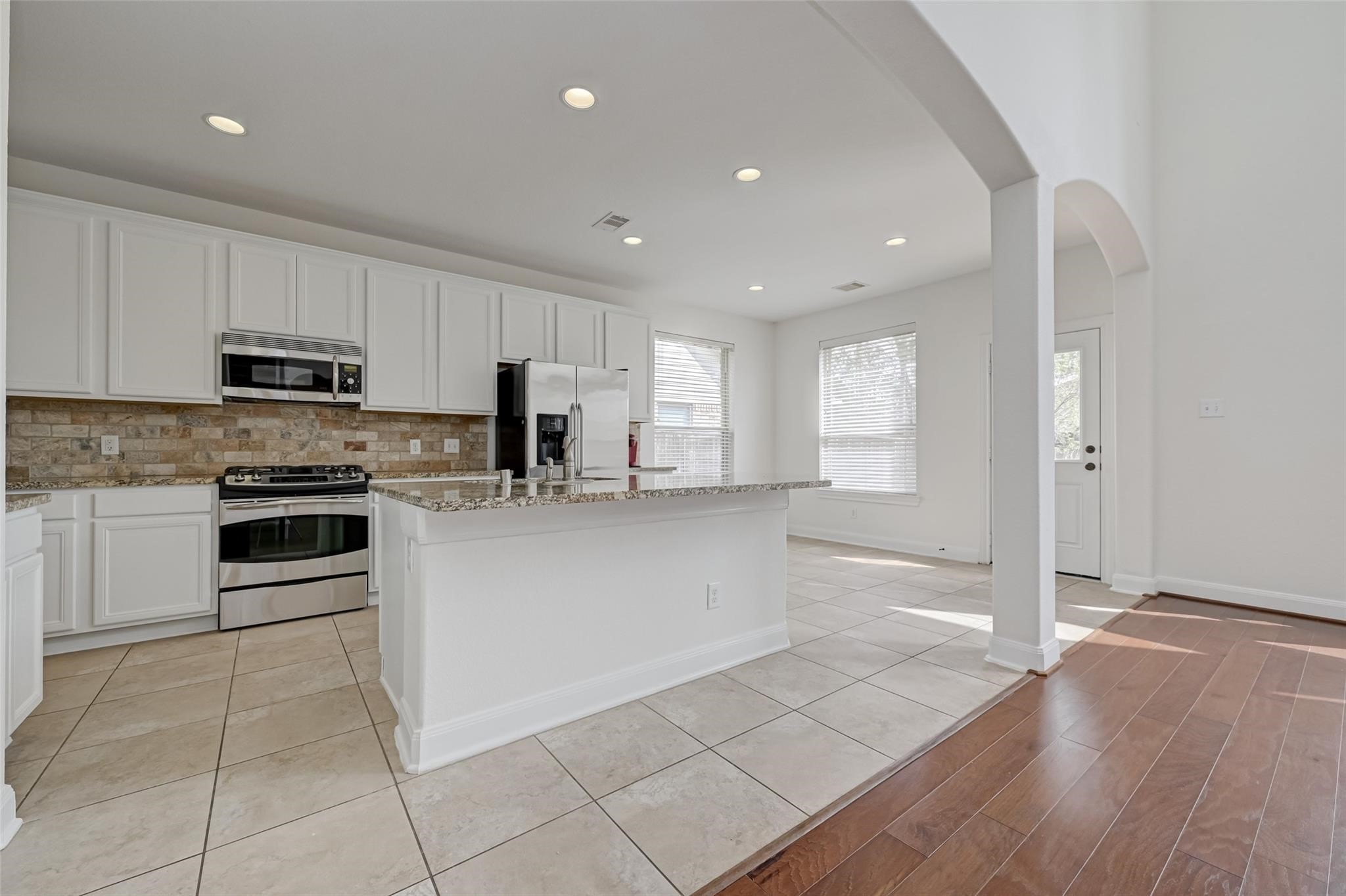 71 N Rocky Point Circle Property Photo 1