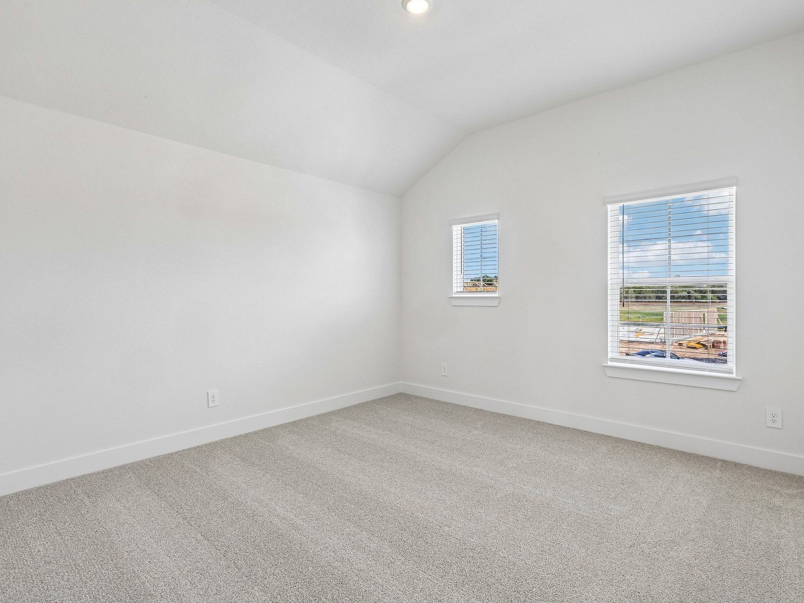 5507 Knight Court Property Photo 6