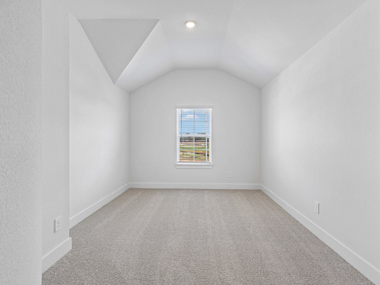 5507 Knight Court Property Photo 10