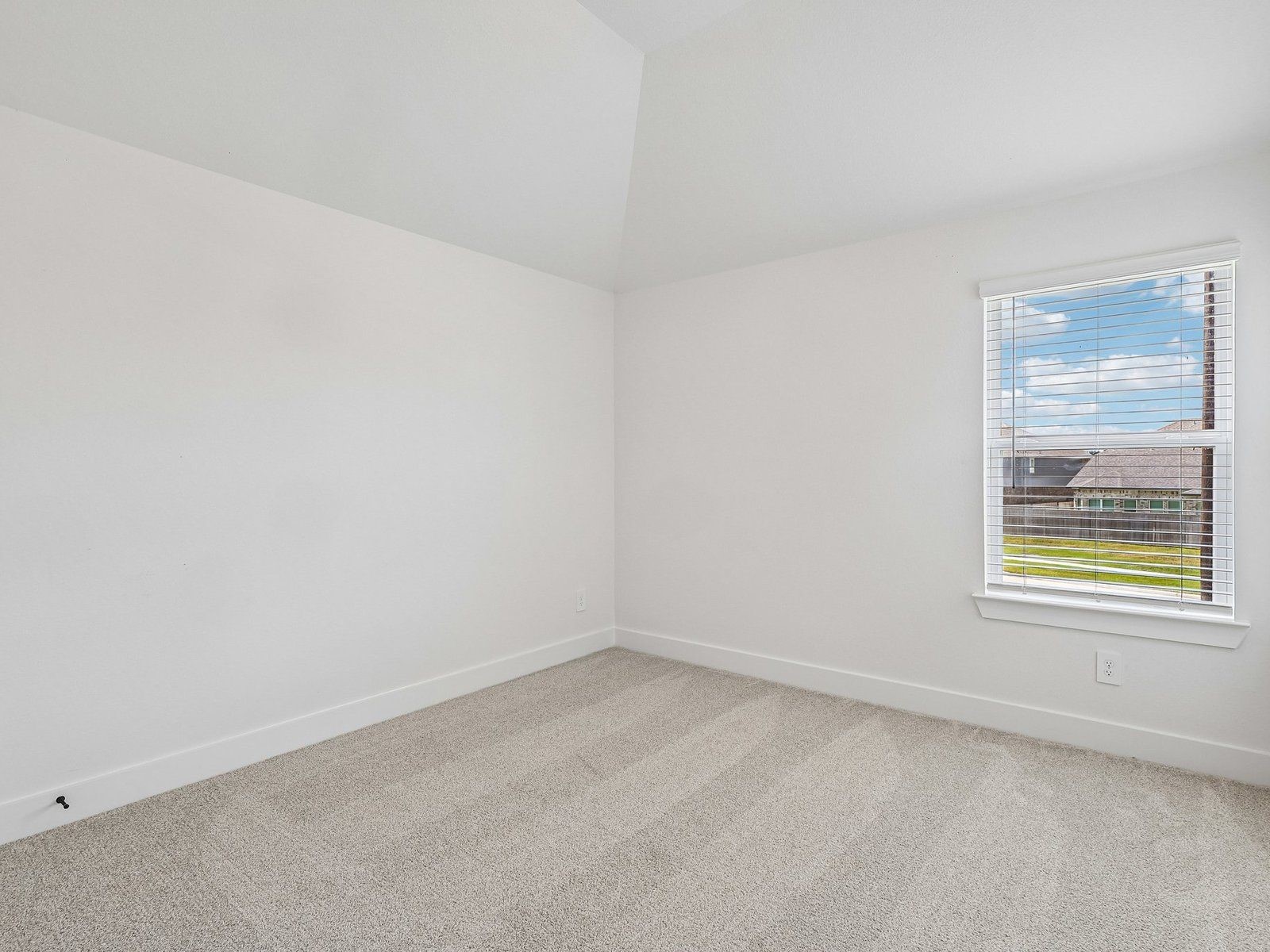 5507 Knight Court Property Photo 13