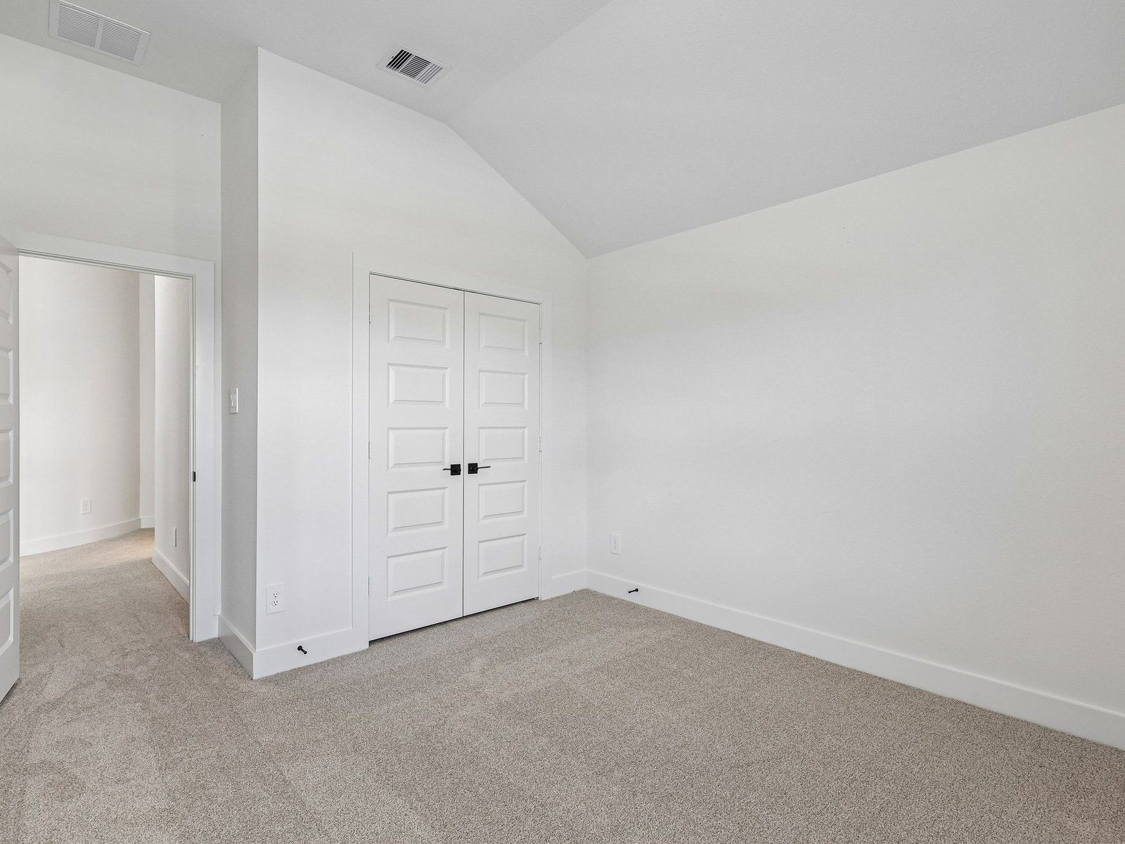 5507 Knight Court Property Photo 14