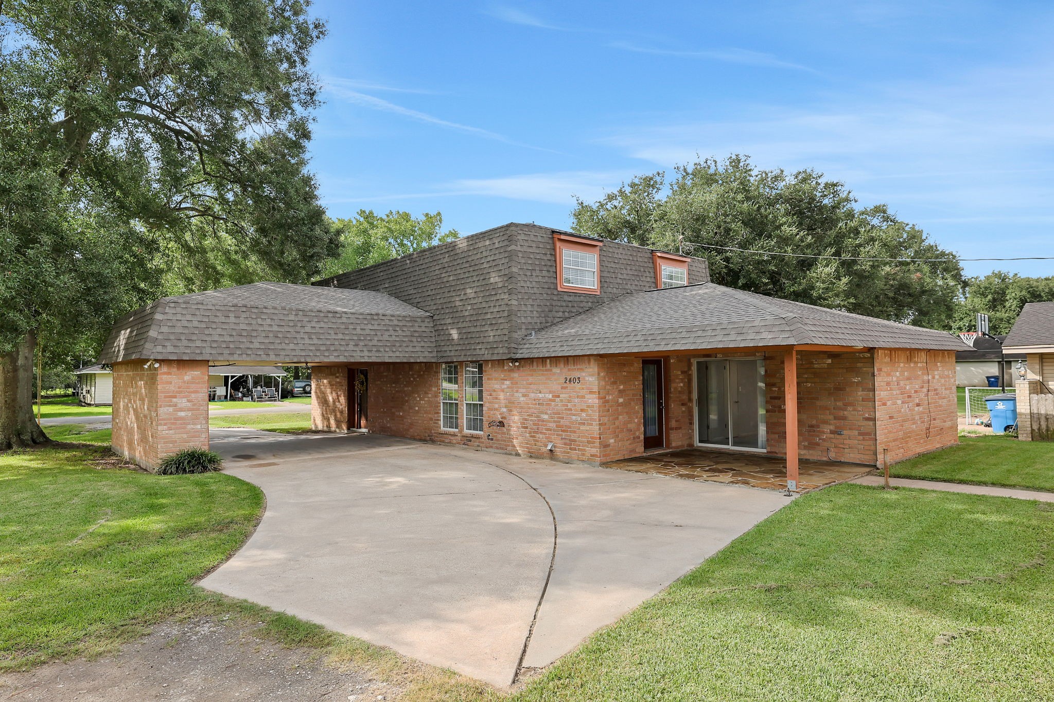 2403 Rosebud Street Property Photo 2