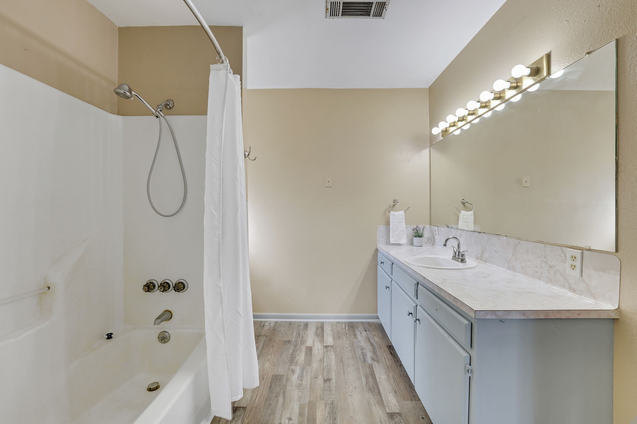 2403 Rosebud Street Property Photo 47