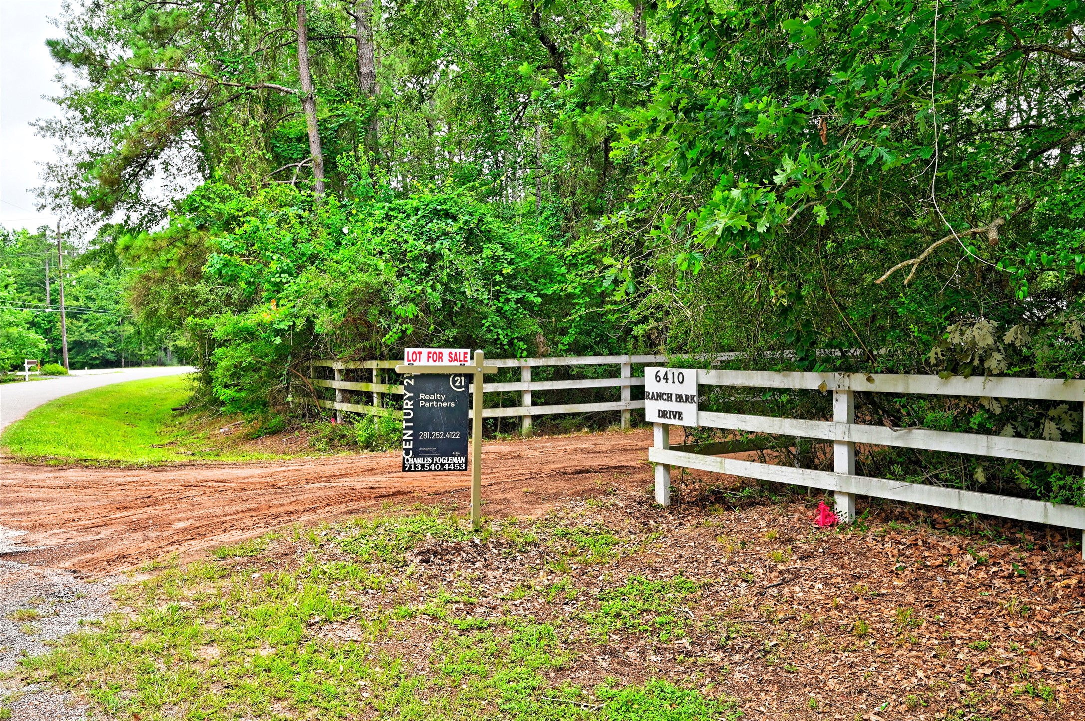 6410 Ranch Park Drive Property Photo 3