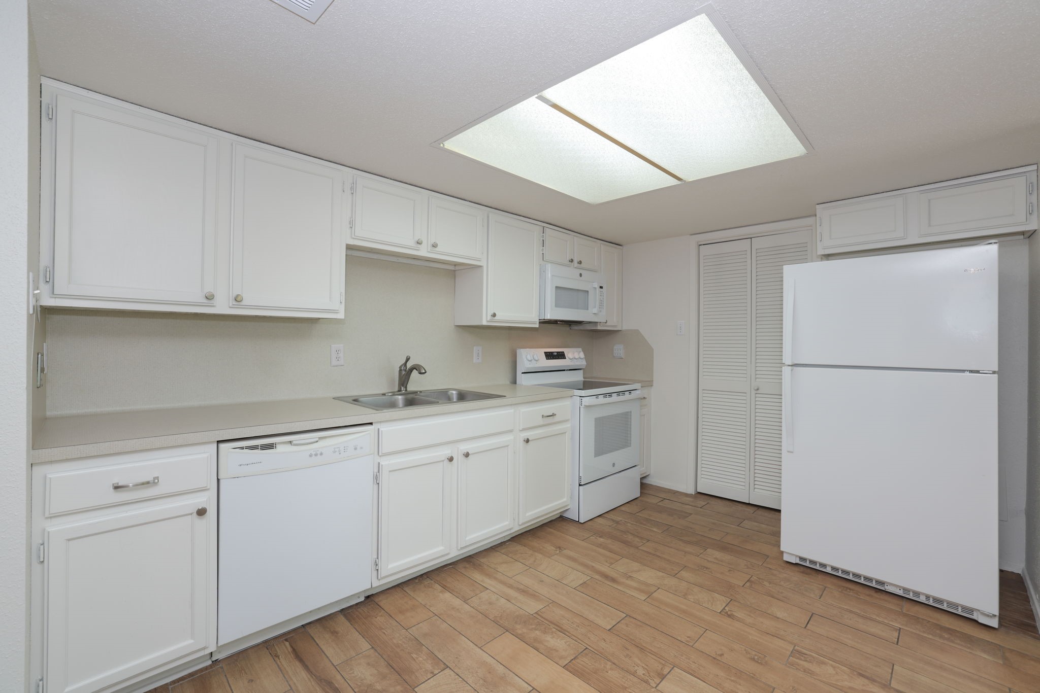 14777 Wunderlich Drive 809 Property Photo 11