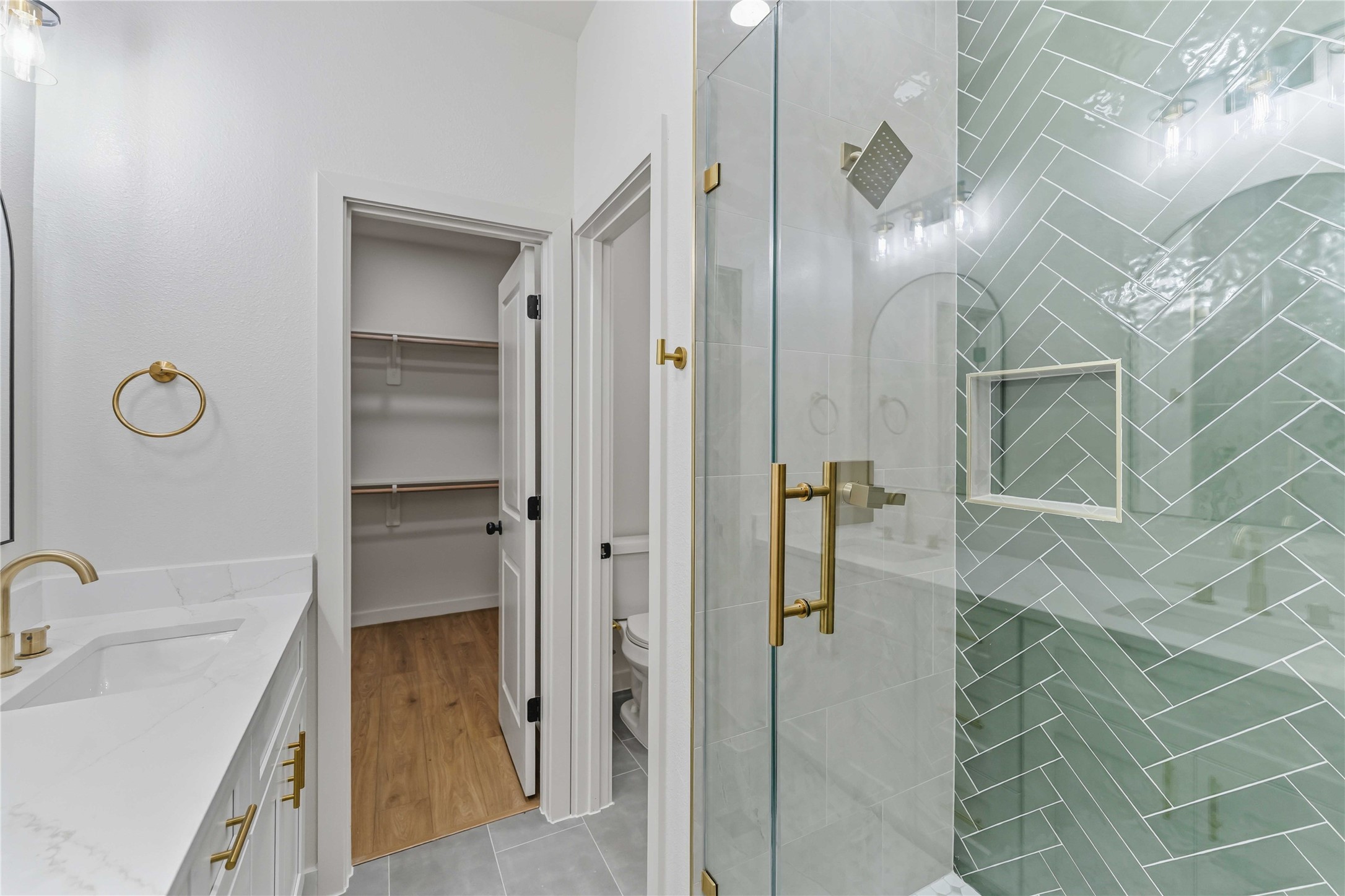 760 Lucky Street B Property Photo 7