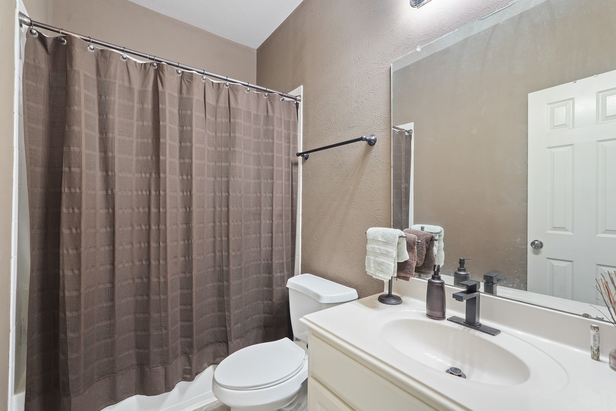 7330 Jacobs Well Drive Property Photo 12