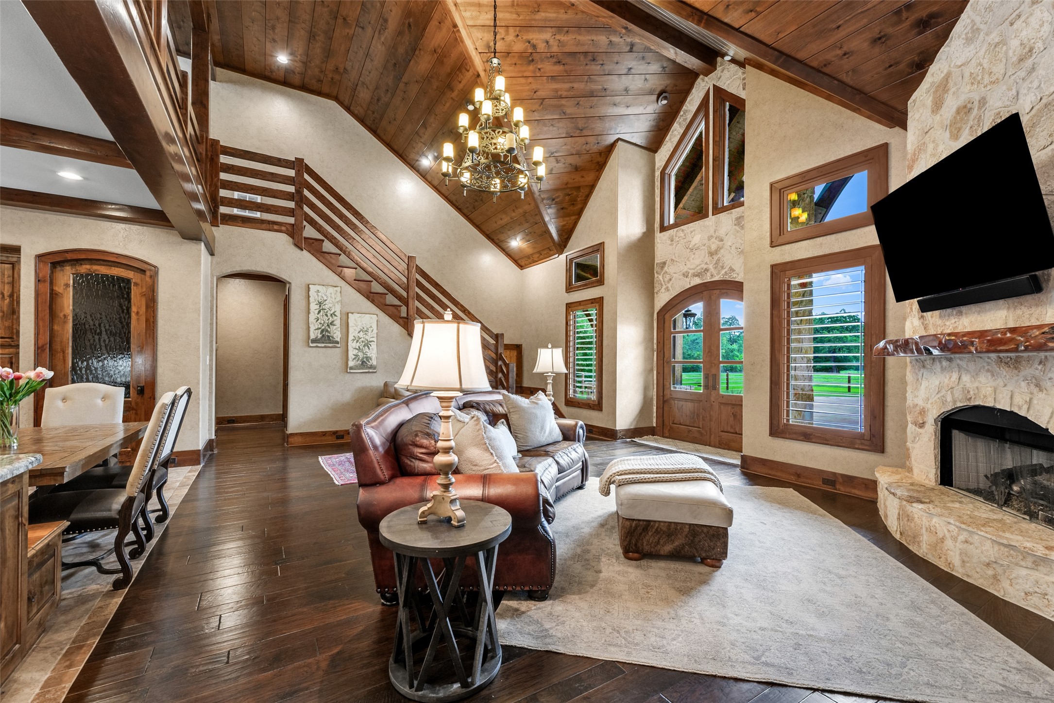 654 Navasota Ridge Property Photo 8