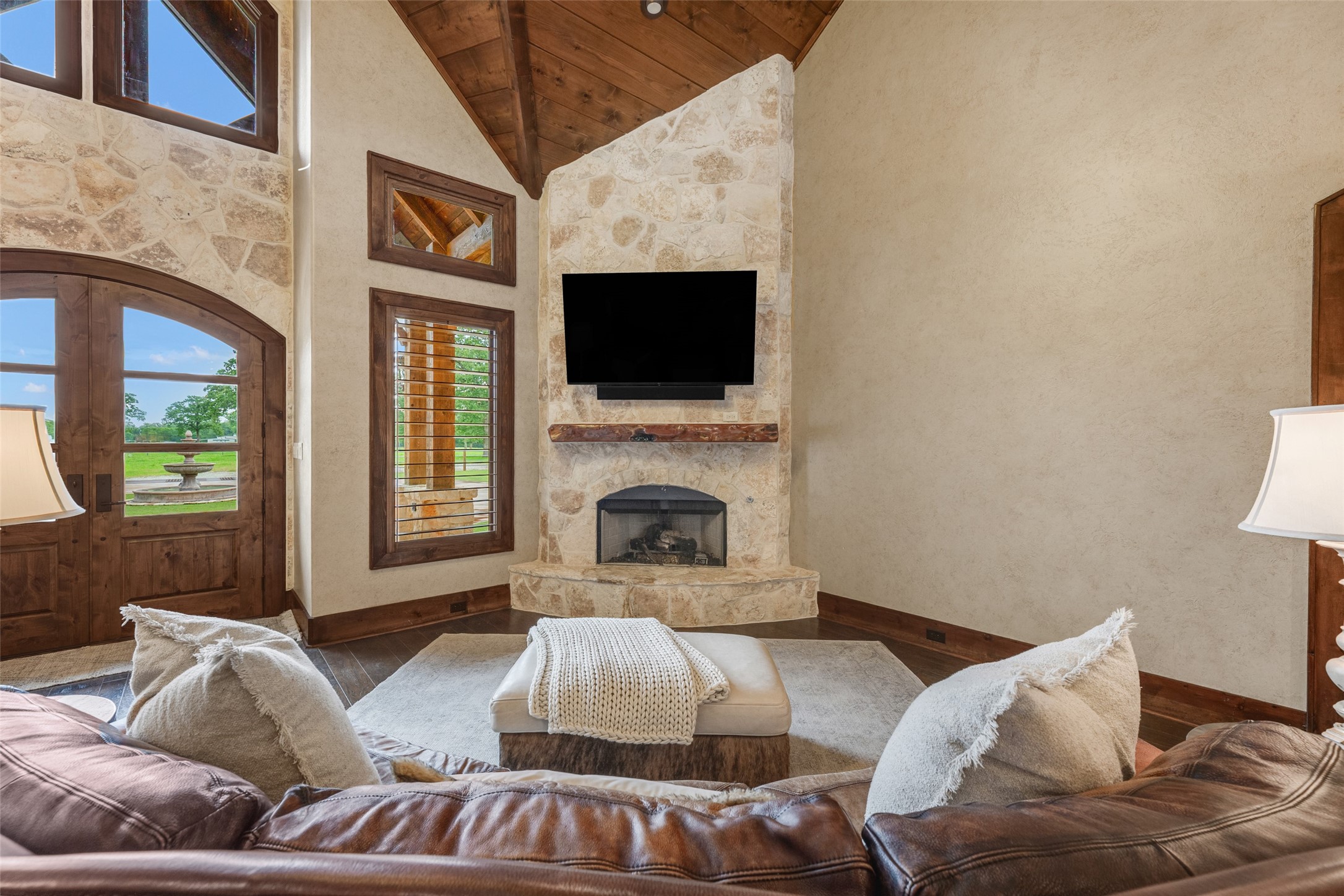 654 Navasota Ridge Property Photo 11