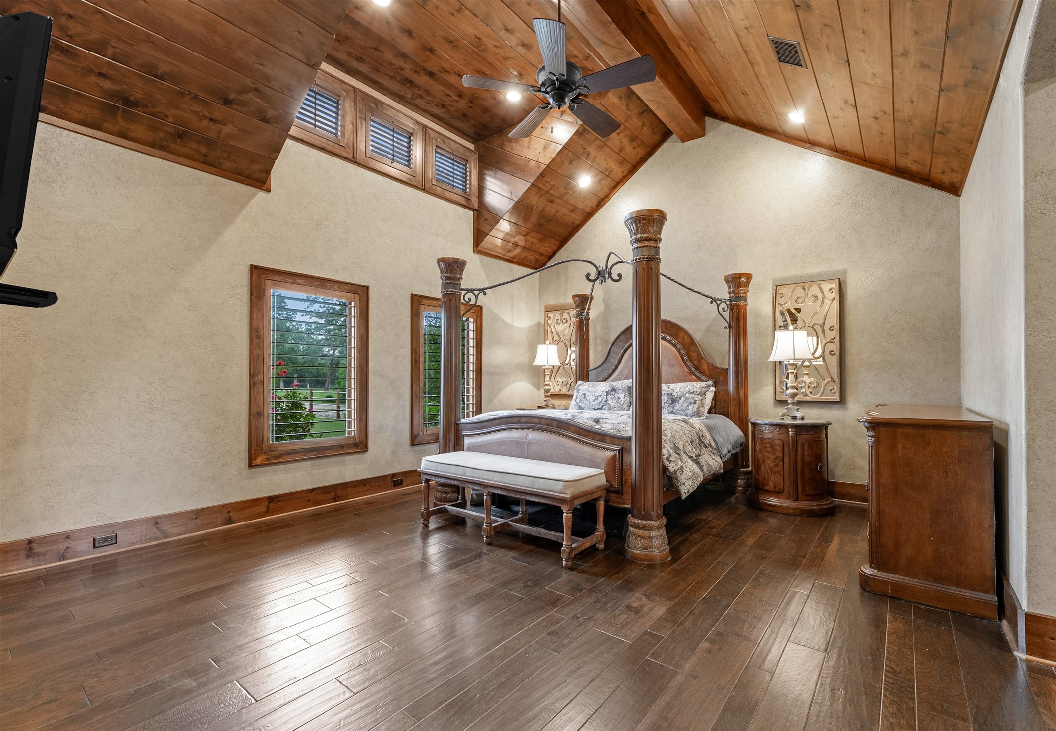 654 Navasota Ridge Property Photo 13