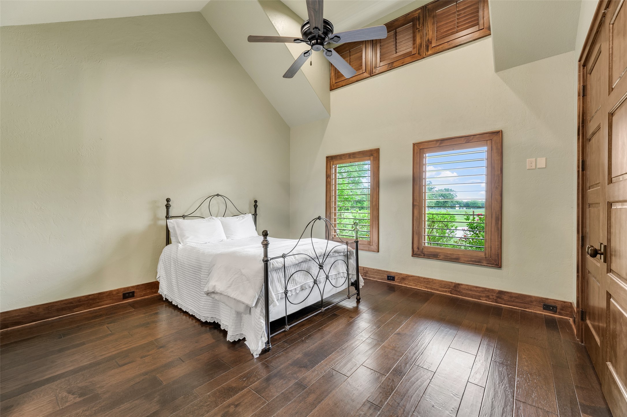 654 Navasota Ridge Property Photo 16