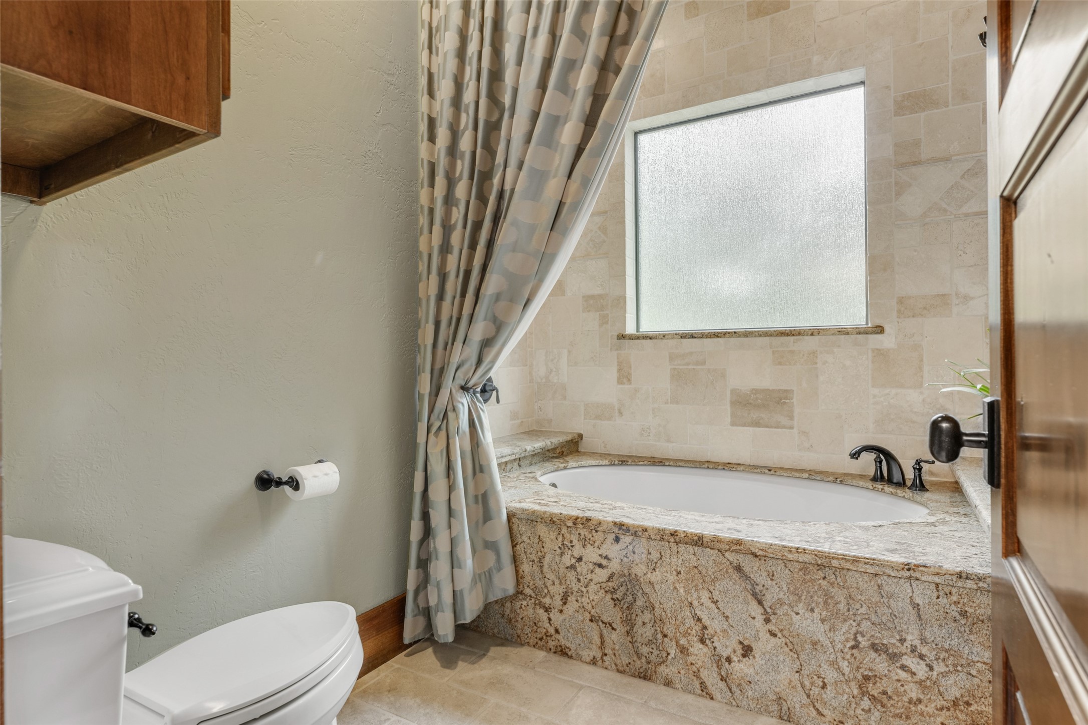 654 Navasota Ridge Property Photo 17