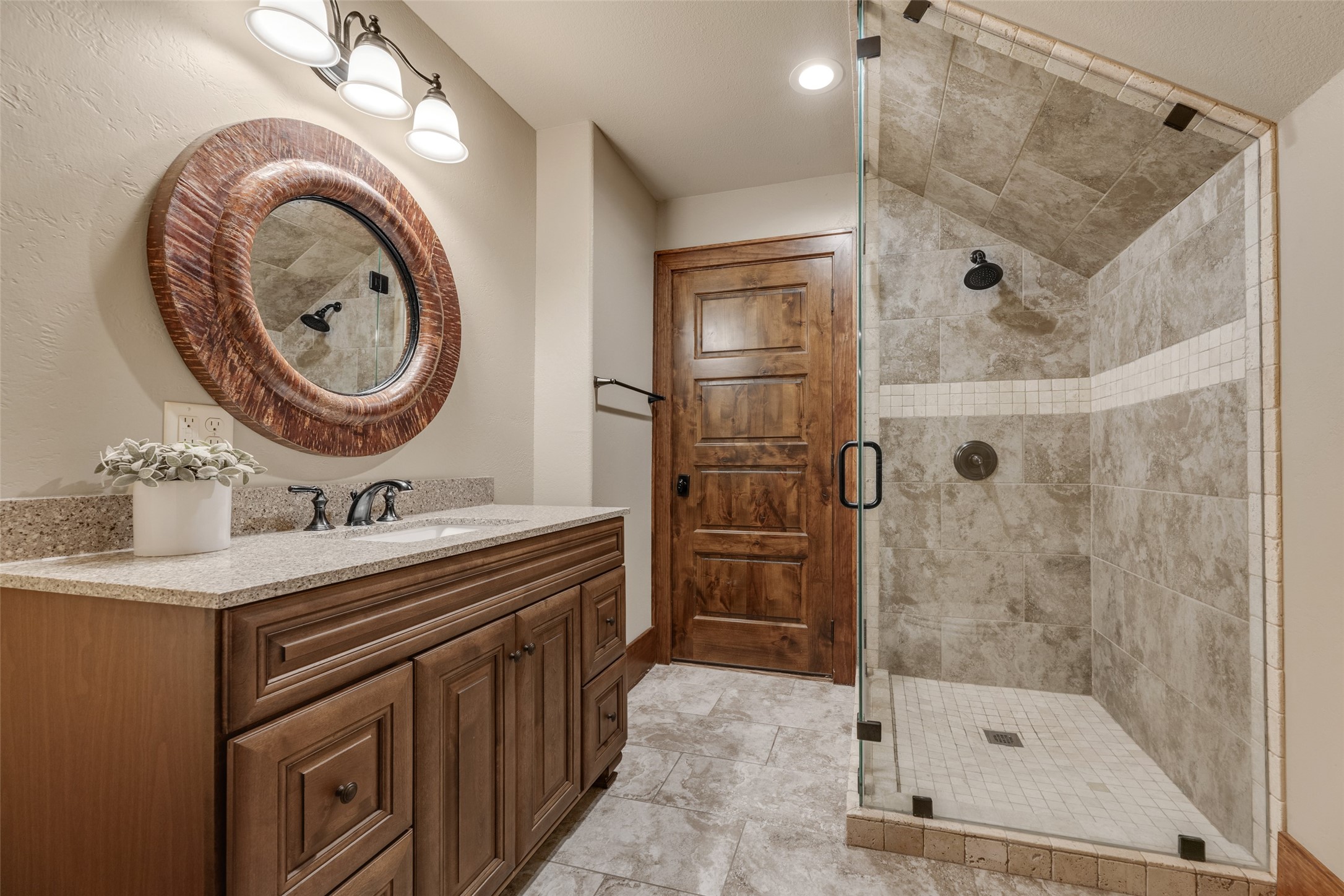 654 Navasota Ridge Property Photo 21